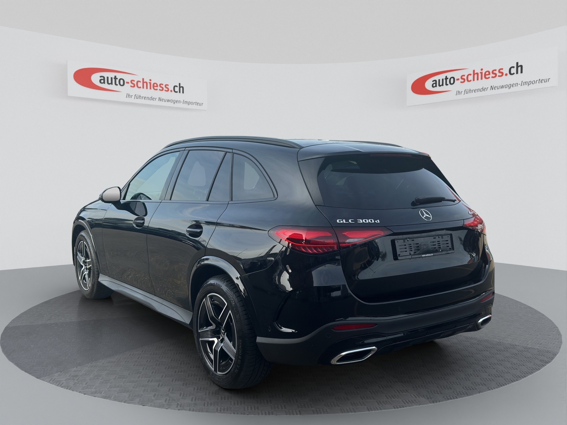 MERCEDES-BENZ GLC 300 d 4Matic AMG Line Night 9G-Tronic-image-2