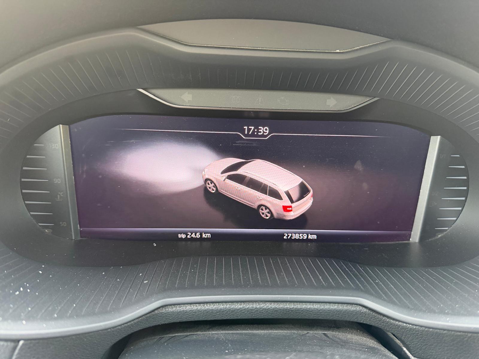 SKODA Octavia Scout 2.0 TDI 184 4x4 DSG-image-13