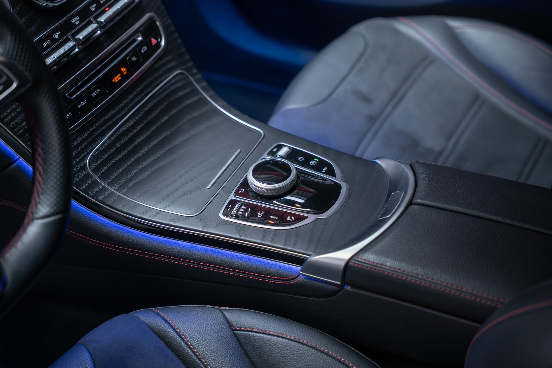 MERCEDES-BENZ GLC 43 AMG 4m Coupé / CH-Fahrzeug / 360°Kamera / Ambientebeleuchtung-image-15