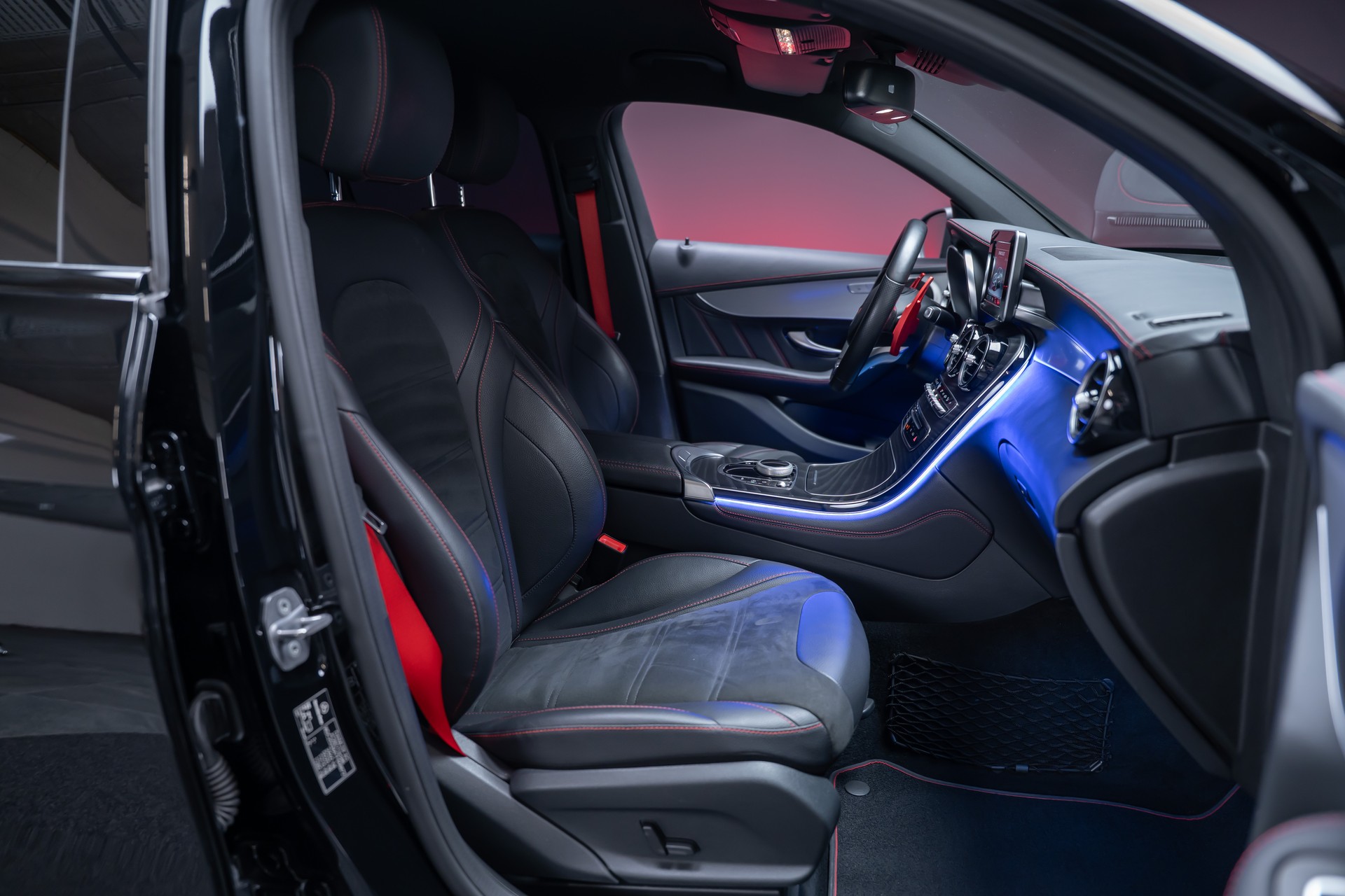 MERCEDES-BENZ GLC 43 AMG 4m Coupé / CH-Fahrzeug / 360°Kamera / Ambientebeleuchtung-image-23