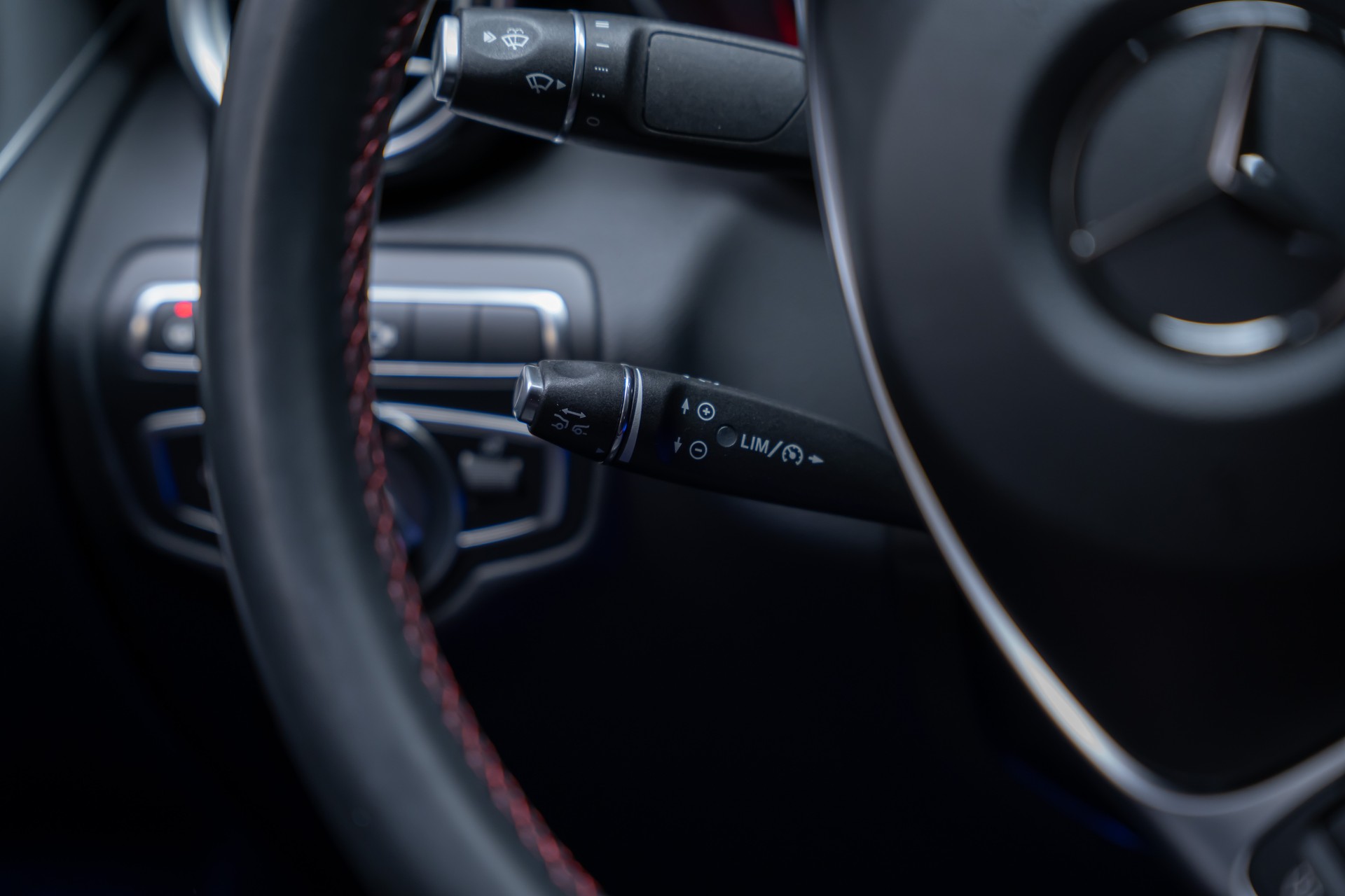 MERCEDES-BENZ GLC 43 AMG 4m Coupé / CH-Fahrzeug / 360°Kamera / Ambientebeleuchtung-image-29