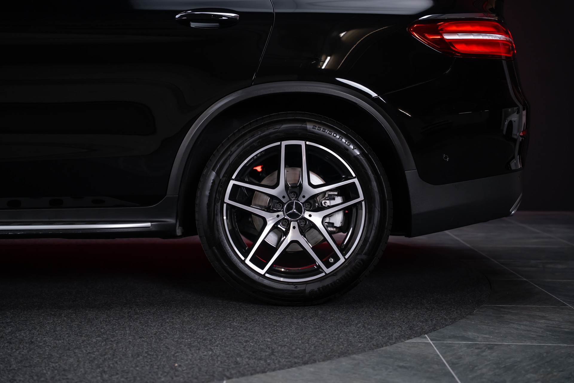 MERCEDES-BENZ GLC 43 AMG 4m Coupé / CH-Fahrzeug / 360°Kamera / Ambientebeleuchtung-image-40