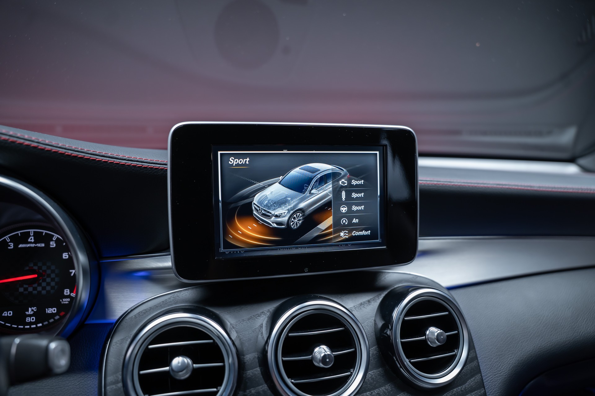 MERCEDES-BENZ GLC 43 AMG 4m Coupé / CH-Fahrzeug / 360°Kamera / Ambientebeleuchtung-image-34