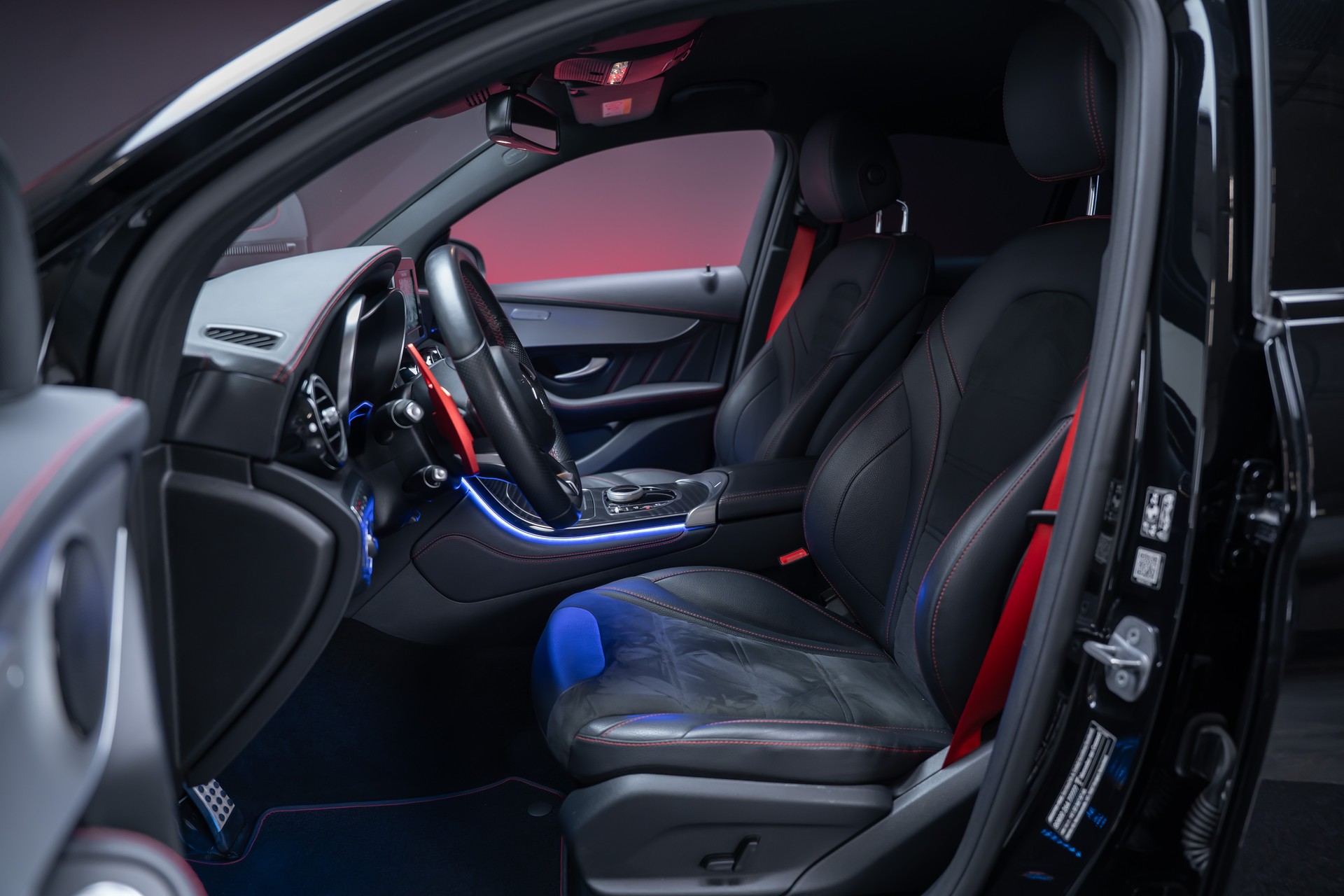 MERCEDES-BENZ GLC 43 AMG 4m Coupé / CH-Fahrzeug / 360°Kamera / Ambientebeleuchtung-image-11
