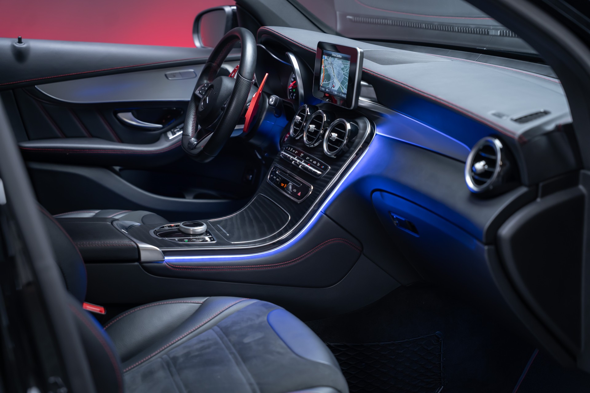MERCEDES-BENZ GLC 43 AMG 4m Coupé / CH-Fahrzeug / 360°Kamera / Ambientebeleuchtung-image-24