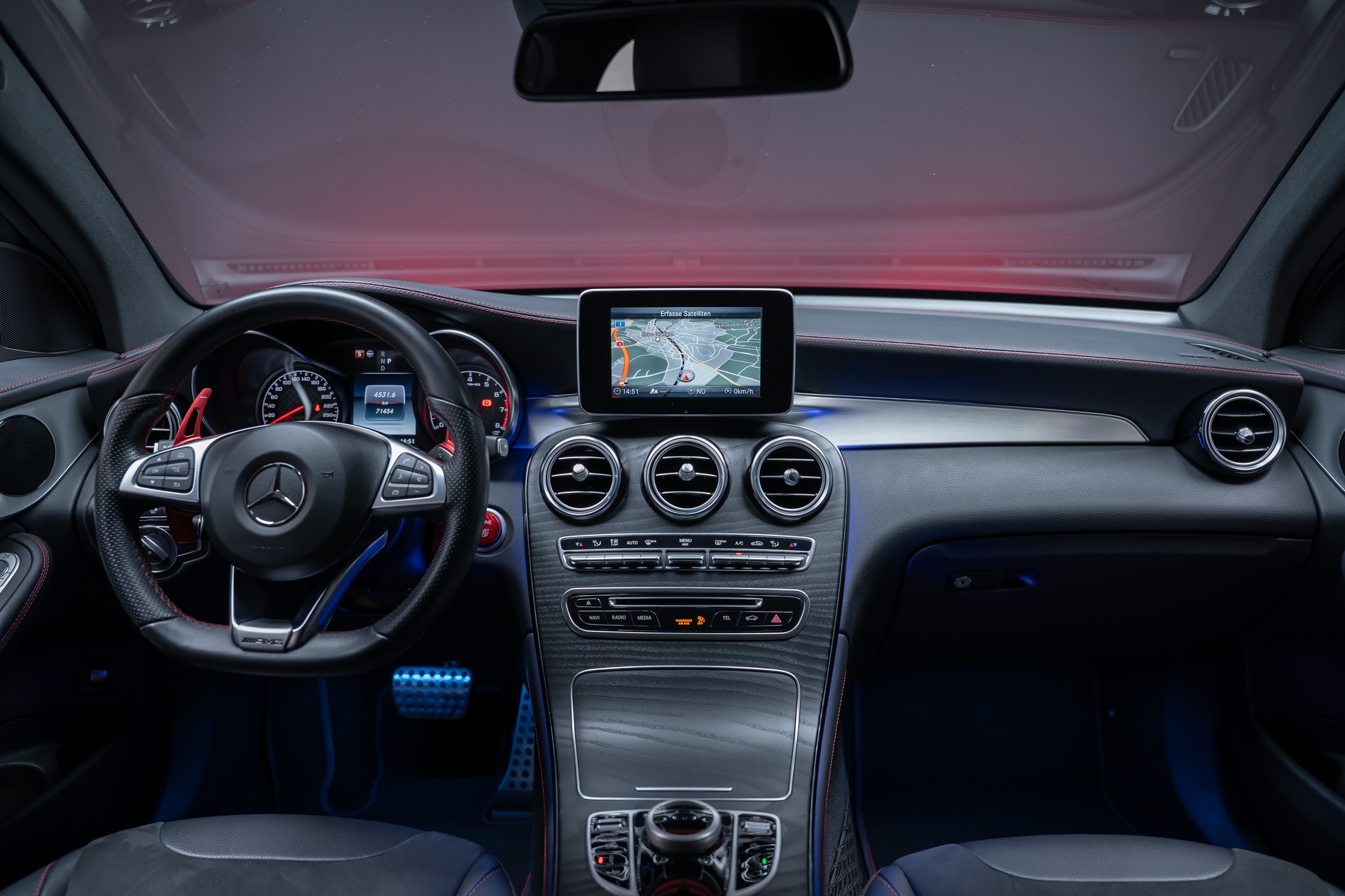 MERCEDES-BENZ GLC 43 AMG 4m Coupé / CH-Fahrzeug / 360°Kamera / Ambientebeleuchtung-image-25