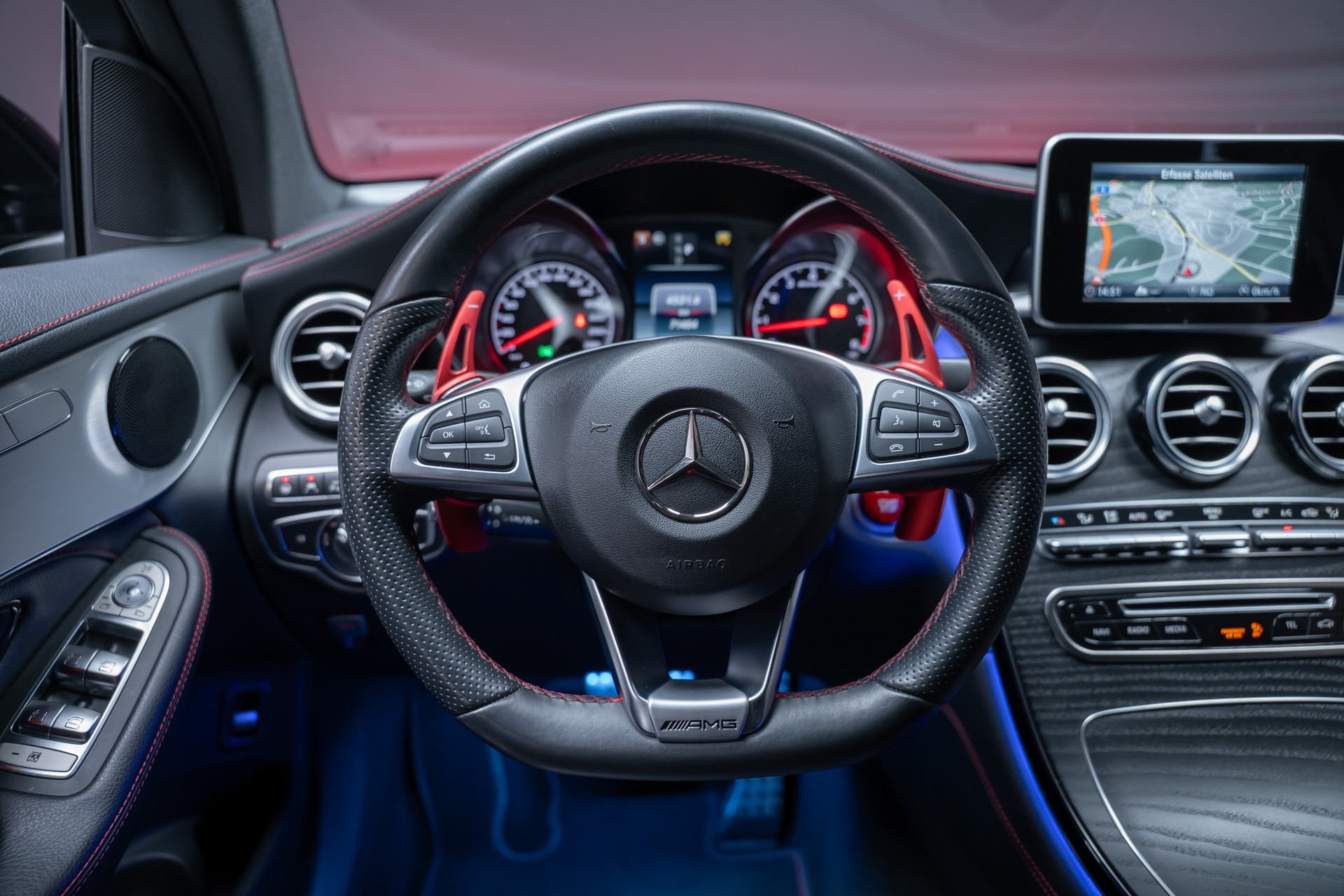 MERCEDES-BENZ GLC 43 AMG 4m Coupé / CH-Fahrzeug / 360°Kamera / Ambientebeleuchtung-image-26