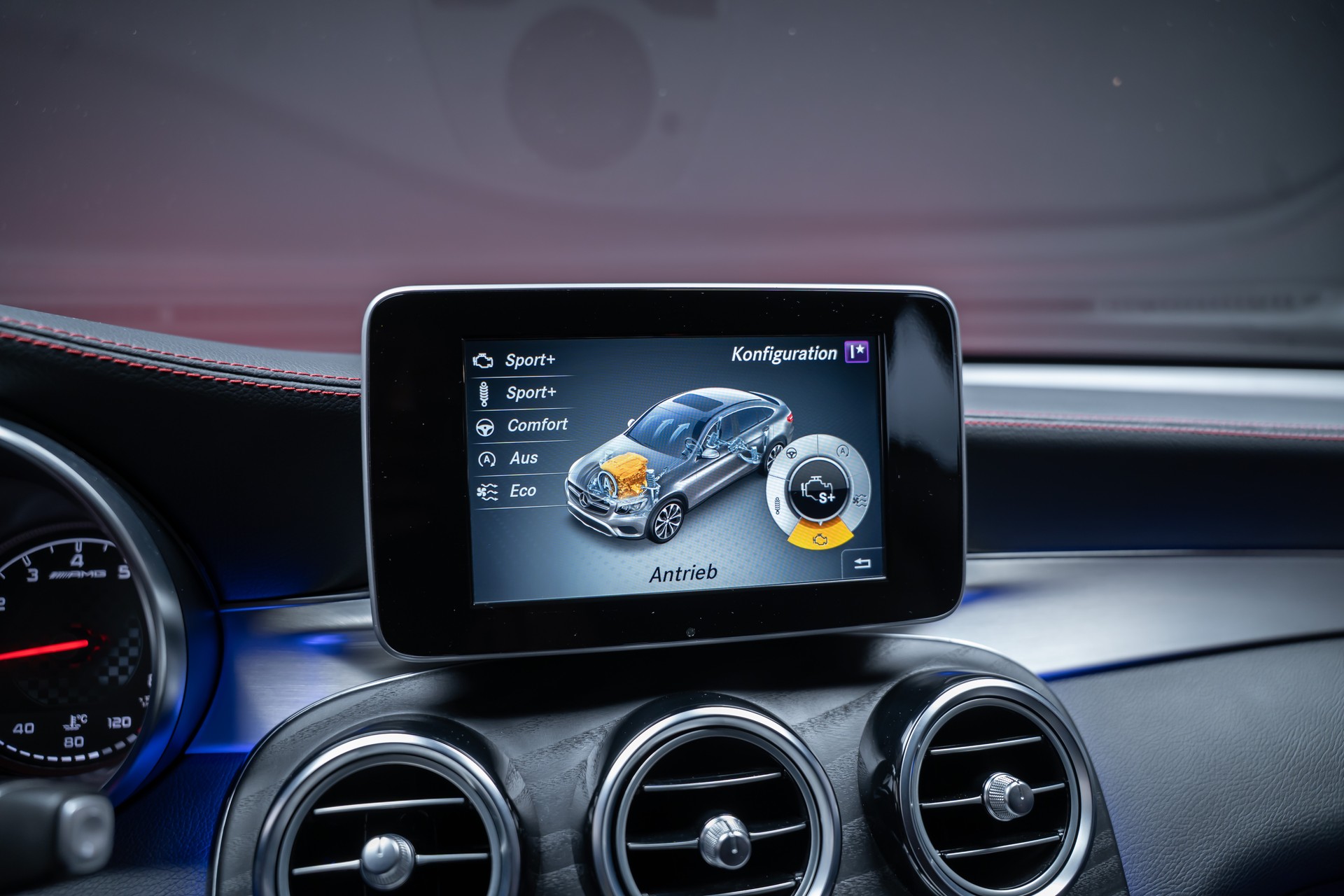 MERCEDES-BENZ GLC 43 AMG 4m Coupé / CH-Fahrzeug / 360°Kamera / Ambientebeleuchtung-image-36