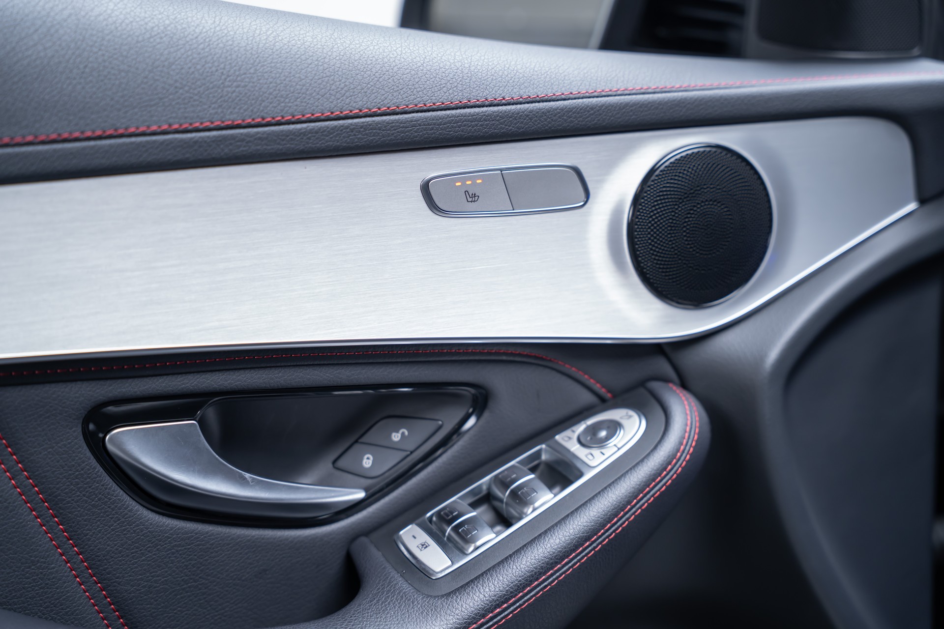 MERCEDES-BENZ GLC 43 AMG 4m Coupé / CH-Fahrzeug / 360°Kamera / Ambientebeleuchtung-image-17