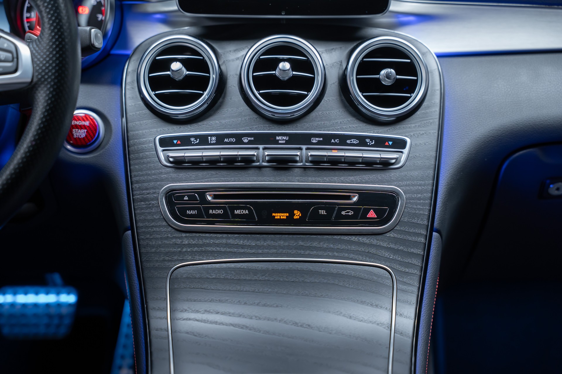 MERCEDES-BENZ GLC 43 AMG 4m Coupé / CH-Fahrzeug / 360°Kamera / Ambientebeleuchtung-image-37