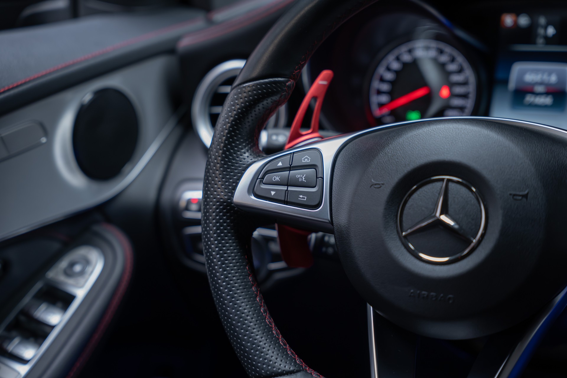 MERCEDES-BENZ GLC 43 AMG 4m Coupé / CH-Fahrzeug / 360°Kamera / Ambientebeleuchtung-image-27