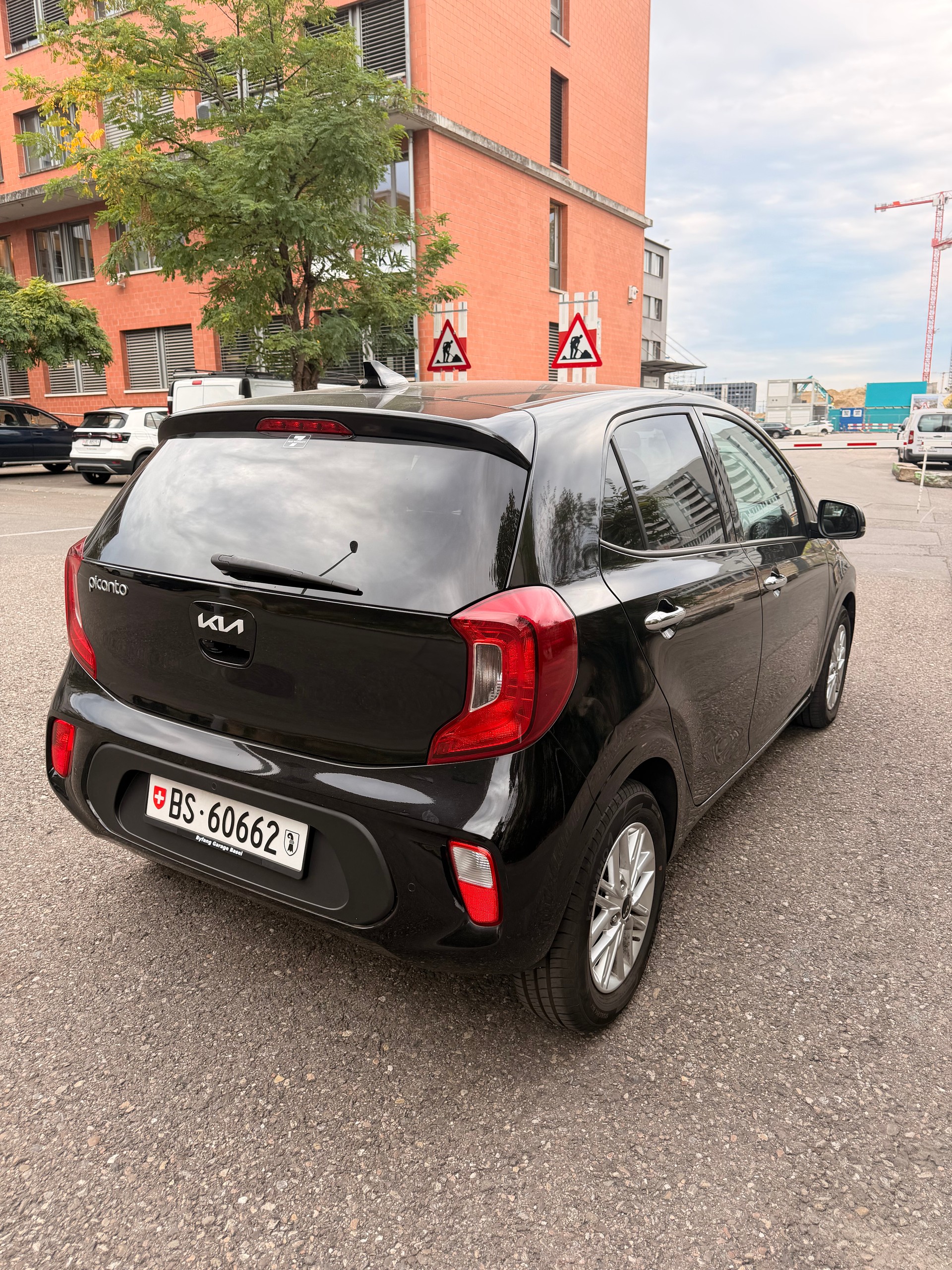 KIA 1.0 CVVT First Edition AMT-image-2