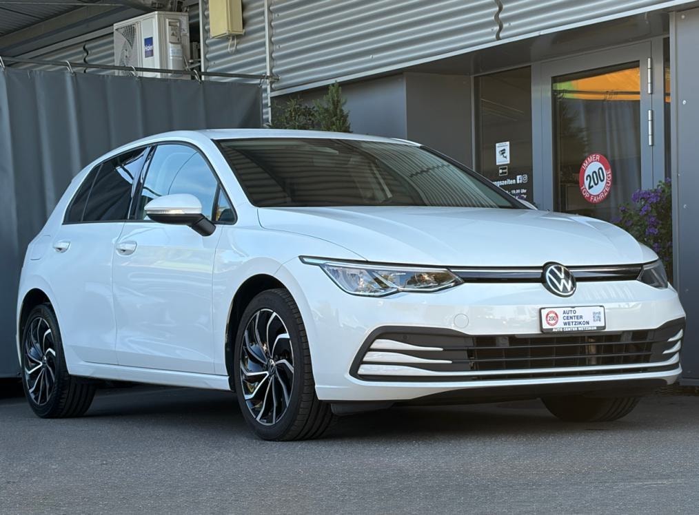 VW Golf VIII 1.5 eTSI ACT 75 Edition-image-1
