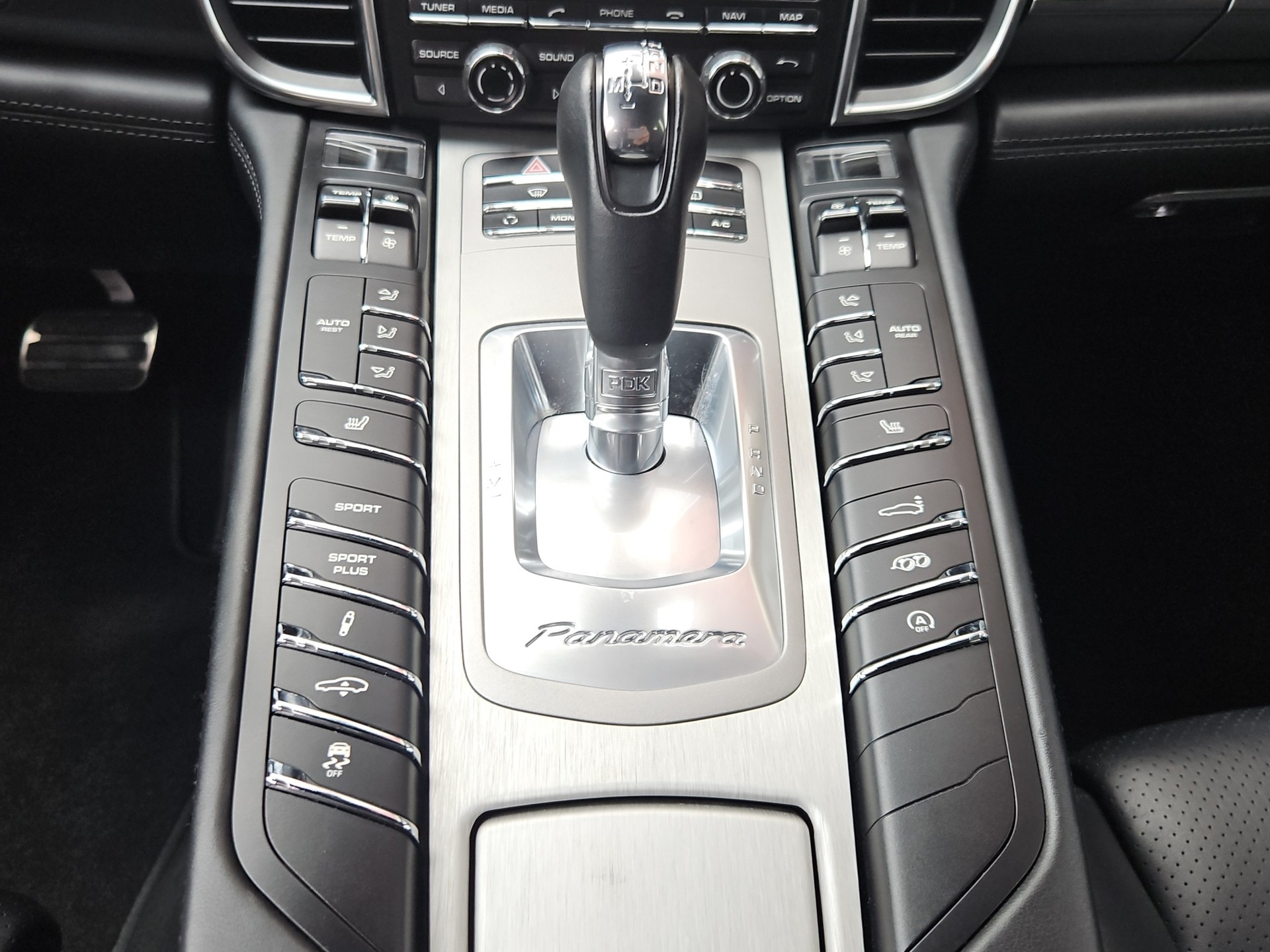 PORSCHE Panamera GTS 4.8 PDK-image-14