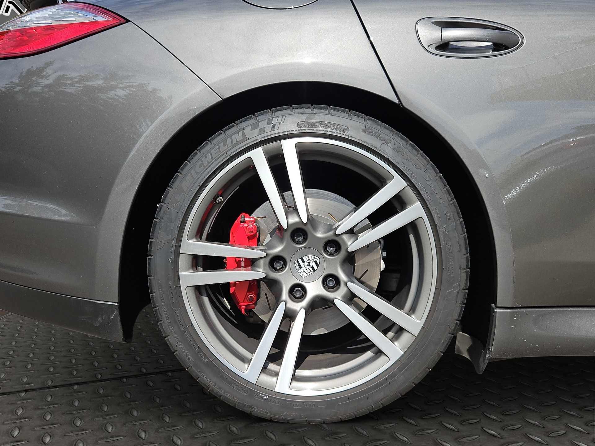 PORSCHE Panamera GTS 4.8 PDK-image-22