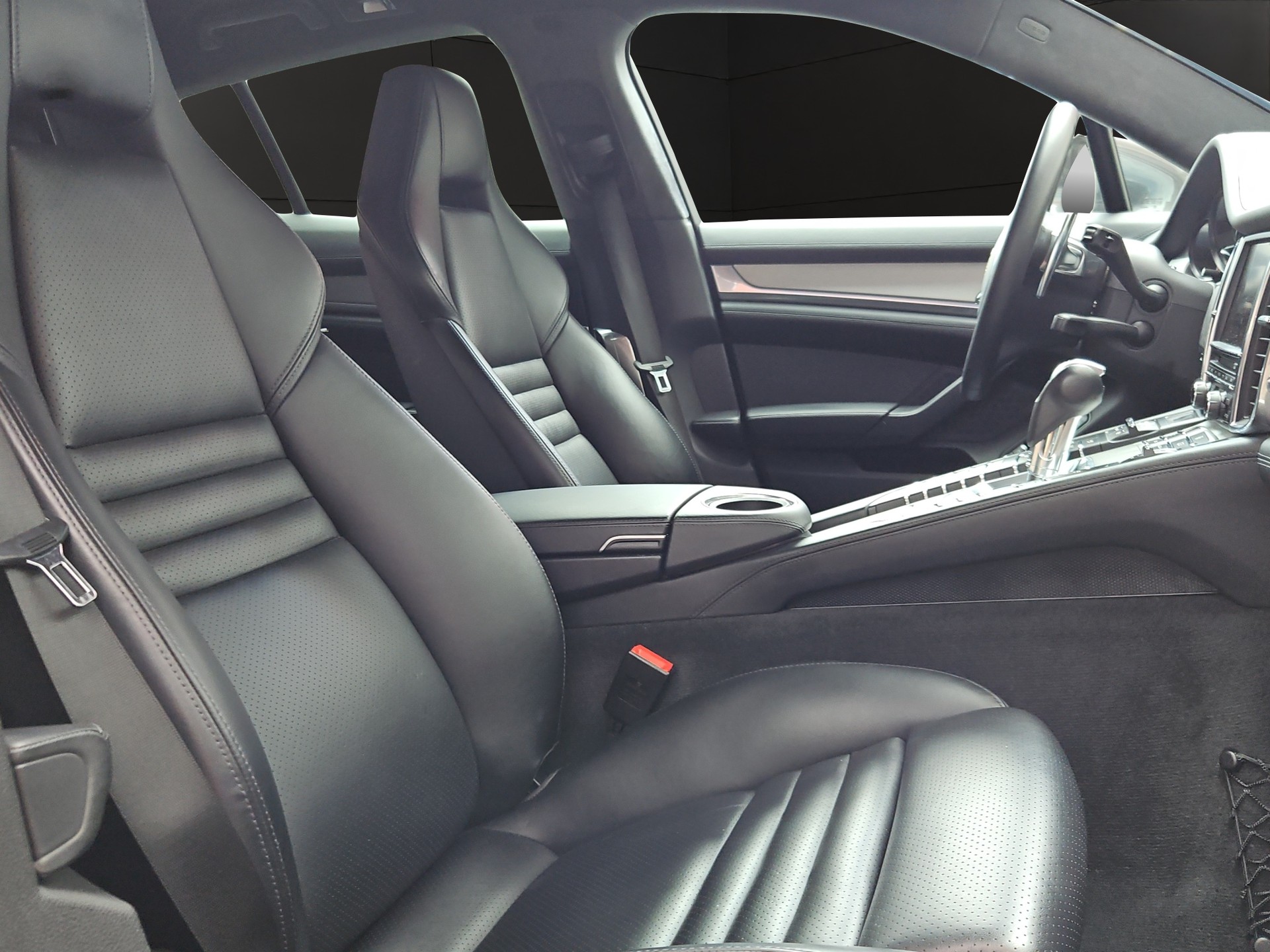 PORSCHE Panamera GTS 4.8 PDK-image-18