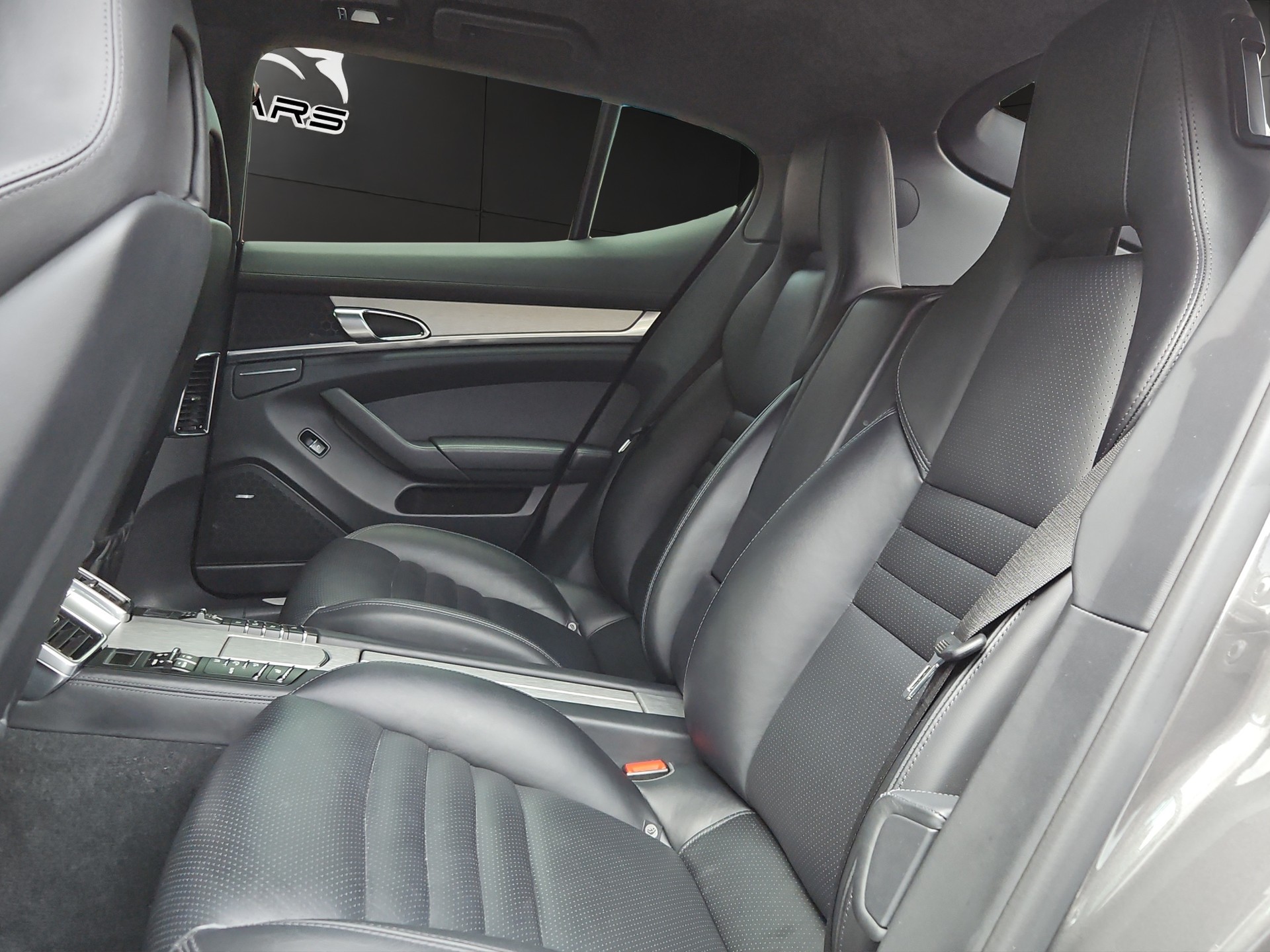 PORSCHE Panamera GTS 4.8 PDK-image-12
