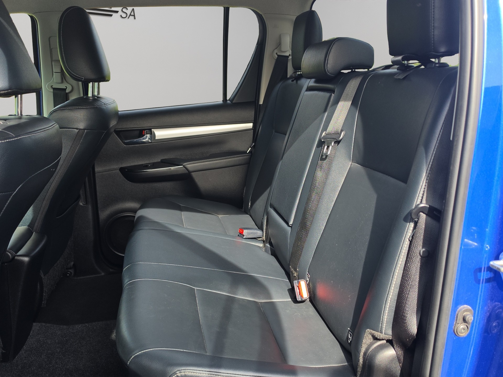 TOYOTA 2.4 D-4D 150 Premium-image-12