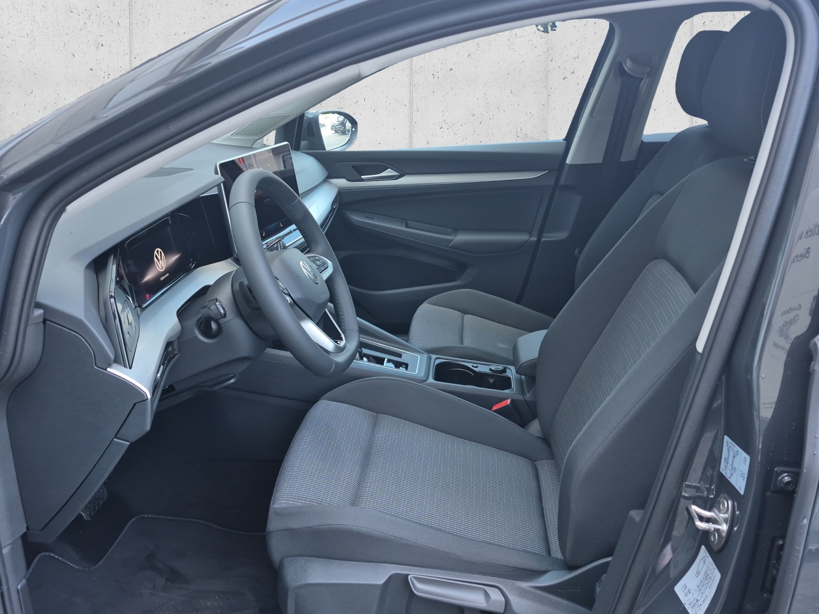 VW Golf 1.5 e TSI mHEV Value DSG-image-8