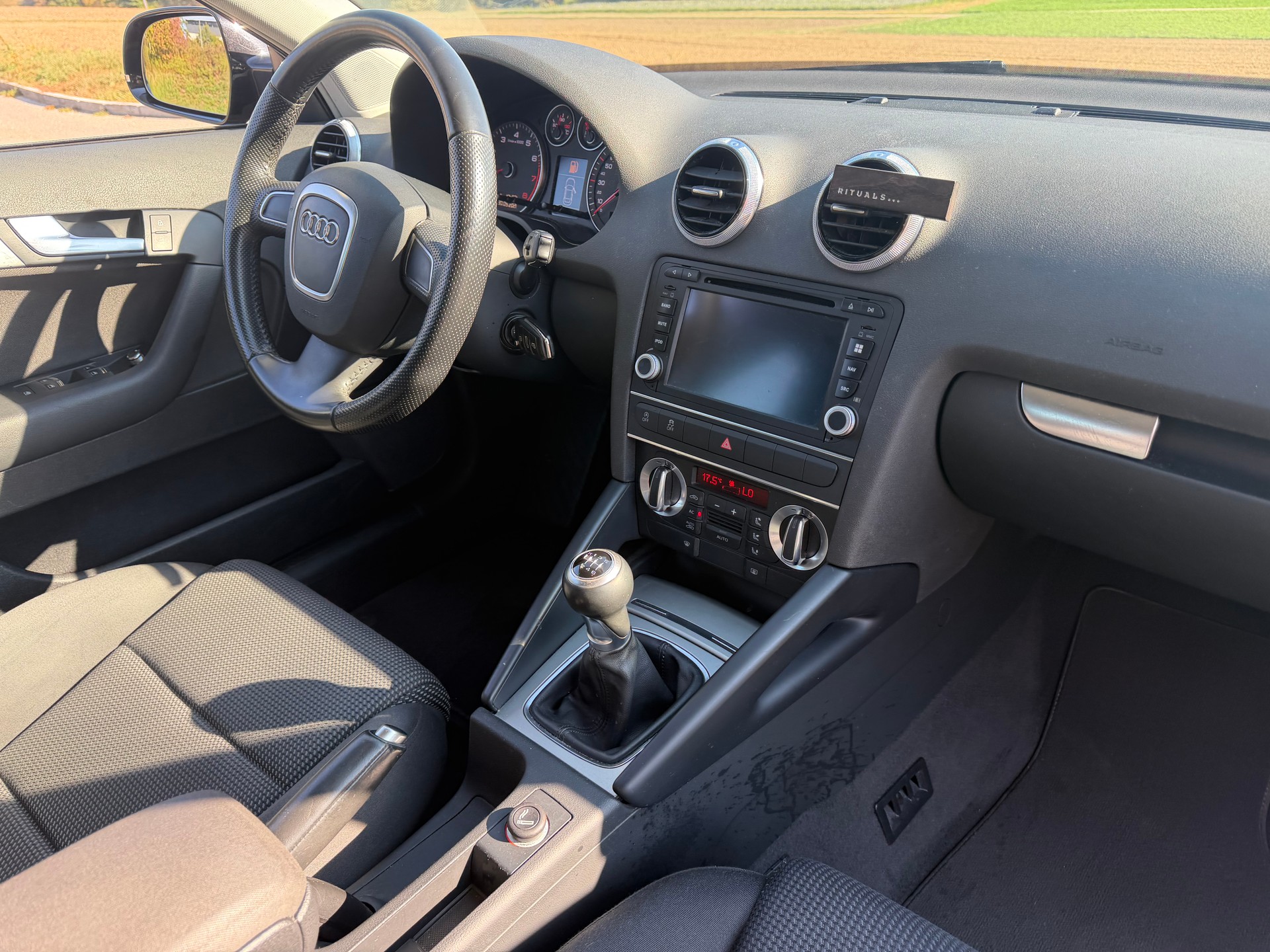AUDI A3 Sportback 1.2 TFSI Ambiente-image-7