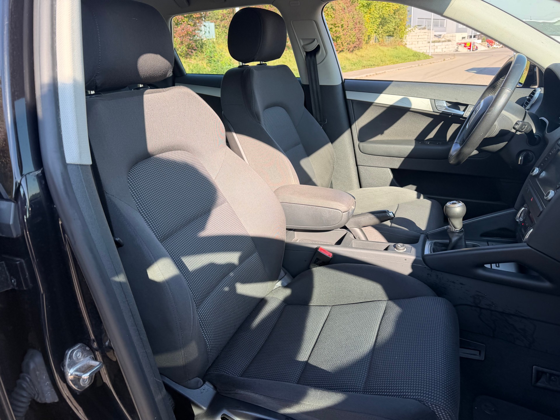 AUDI A3 Sportback 1.2 TFSI Ambiente-image-6