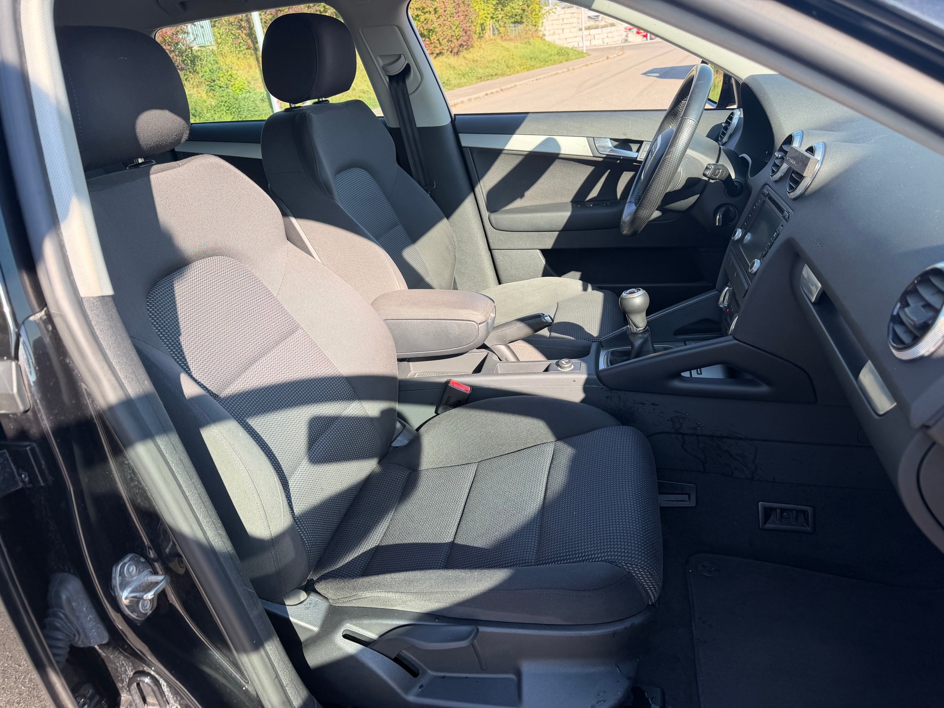 AUDI A3 Sportback 1.2 TFSI Ambiente-image-4