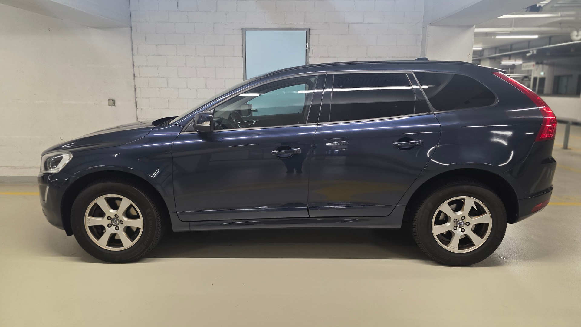 VOLVO XC60 D4 AWD Family Edition Geartronic-image-1