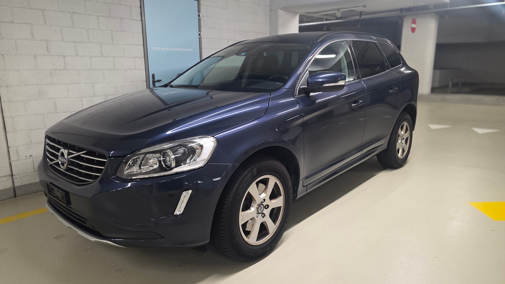 VOLVO XC60 D4 AWD Family Edition Geartronic-image-0
