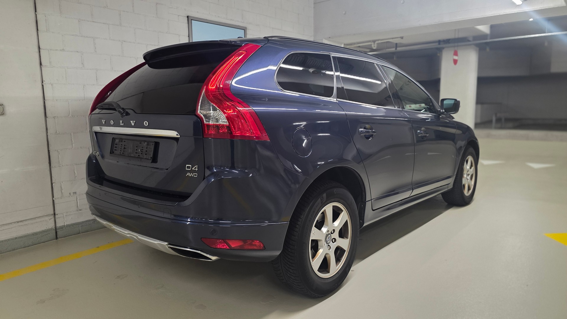 VOLVO XC60 D4 AWD Family Edition Geartronic-image-4
