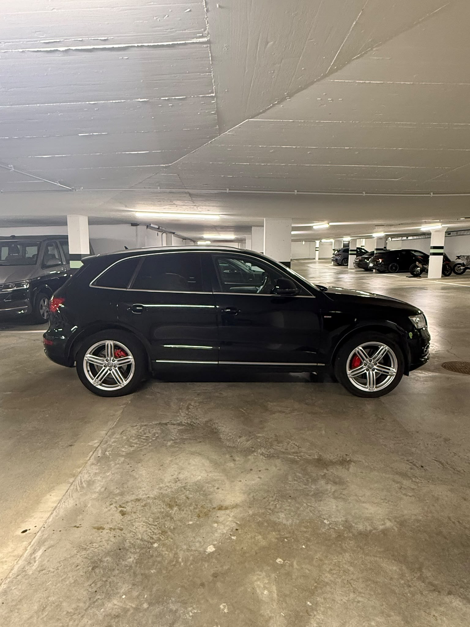 AUDI Q5 3.0 TDI quattro S-tronic-image-1