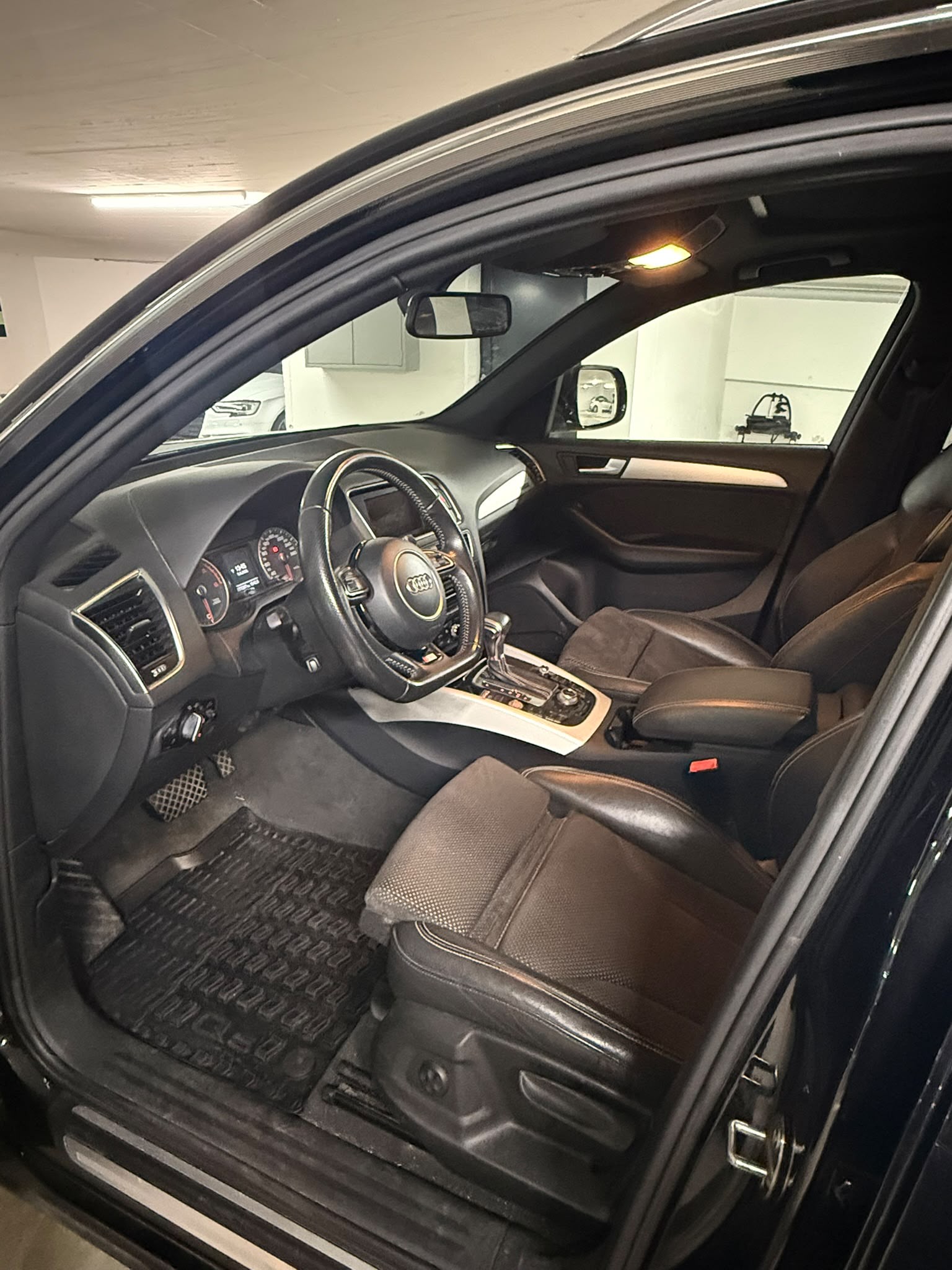 AUDI Q5 3.0 TDI quattro S-tronic-image-2