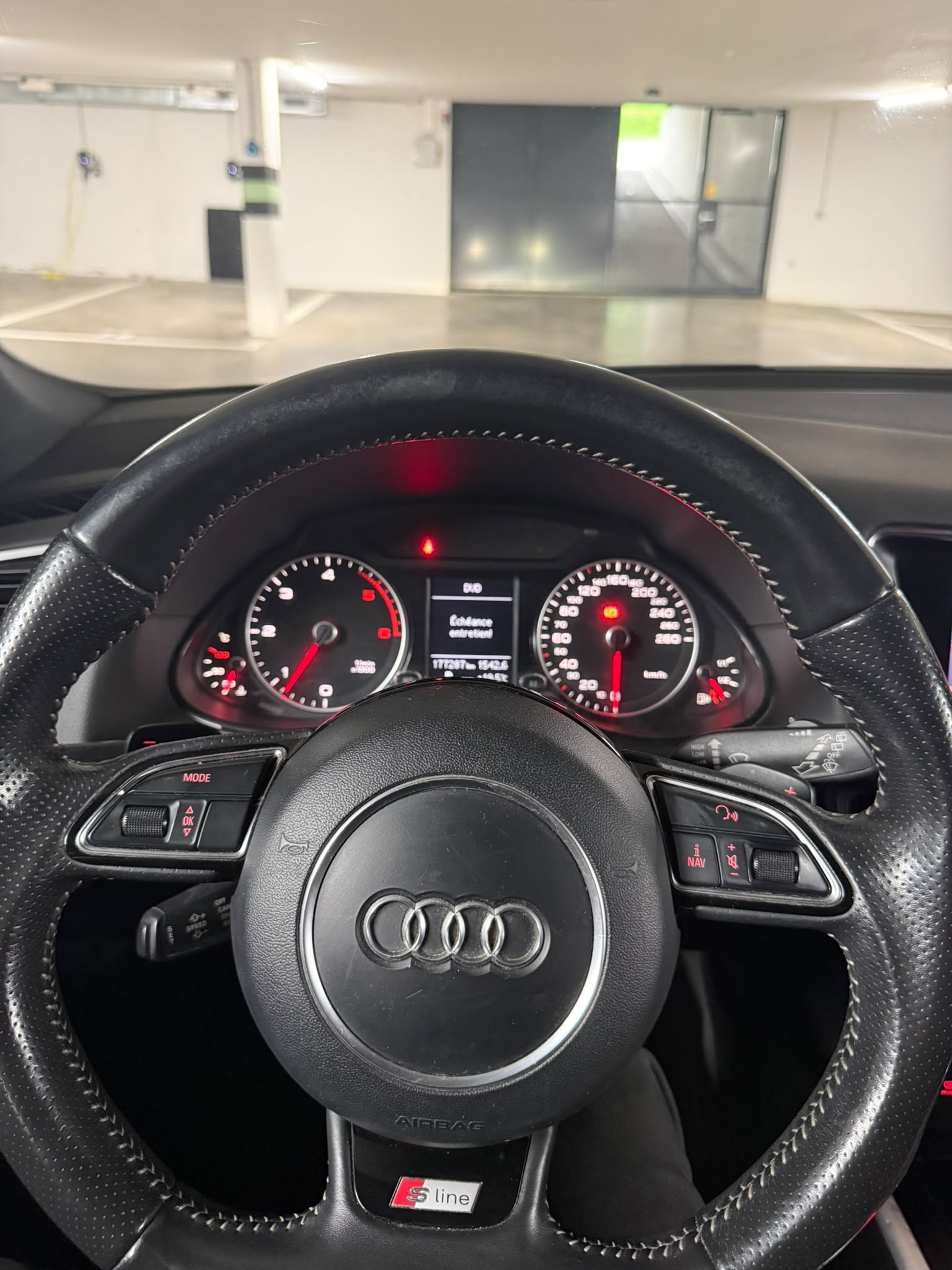 AUDI Q5 3.0 TDI quattro S-tronic-image-4
