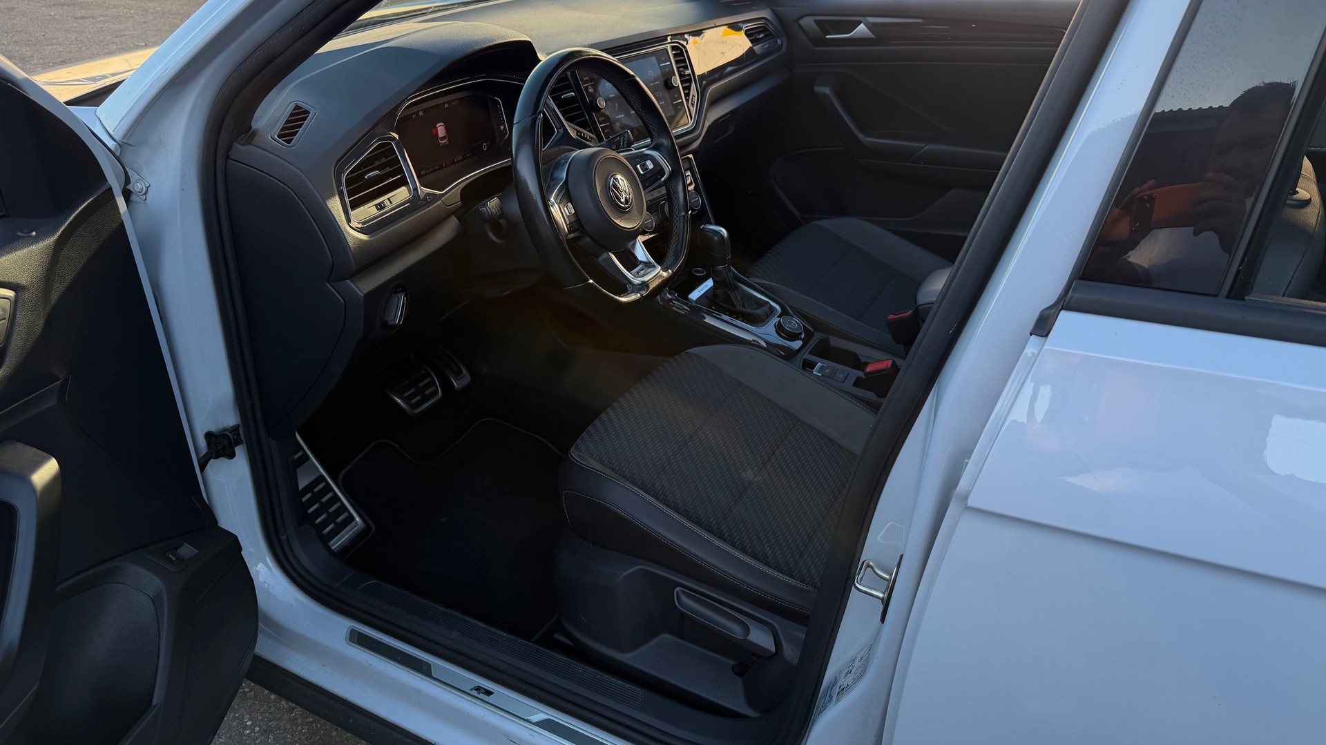 VW T-Roc 2.0 TSI Sport DSG 4Motion-image-9