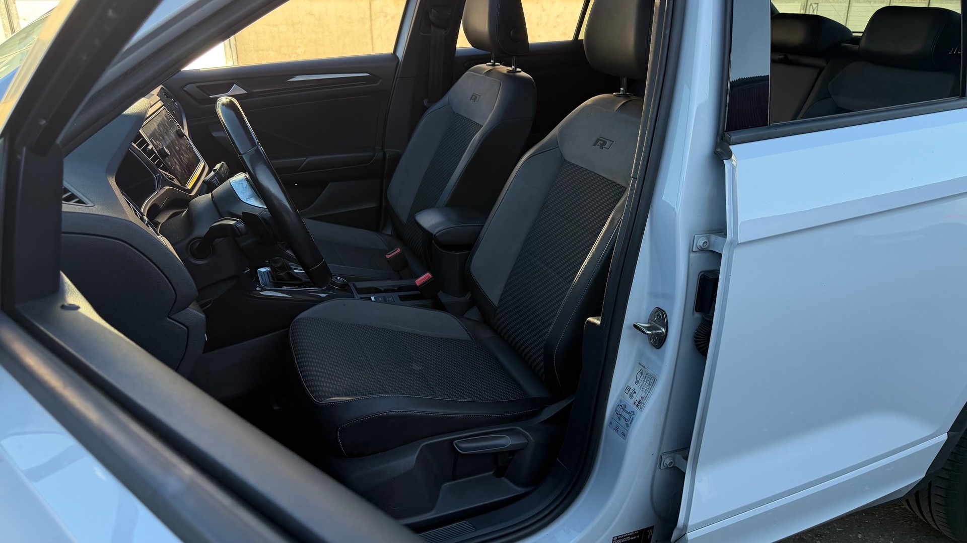 VW T-Roc 2.0 TSI Sport DSG 4Motion-image-10