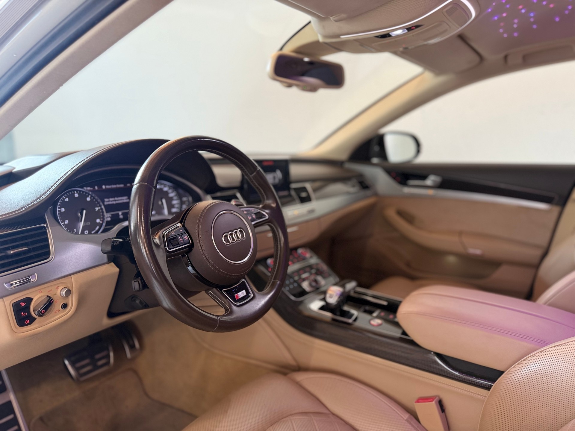 AUDI S8 4.0 TFSI V8 quattro tiptronic-image-8