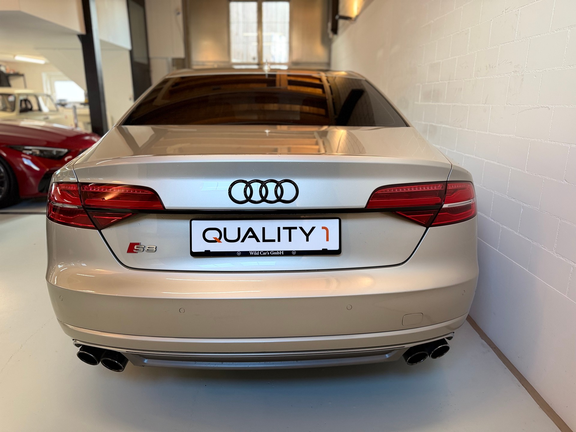 AUDI S8 4.0 TFSI V8 quattro tiptronic-image-4