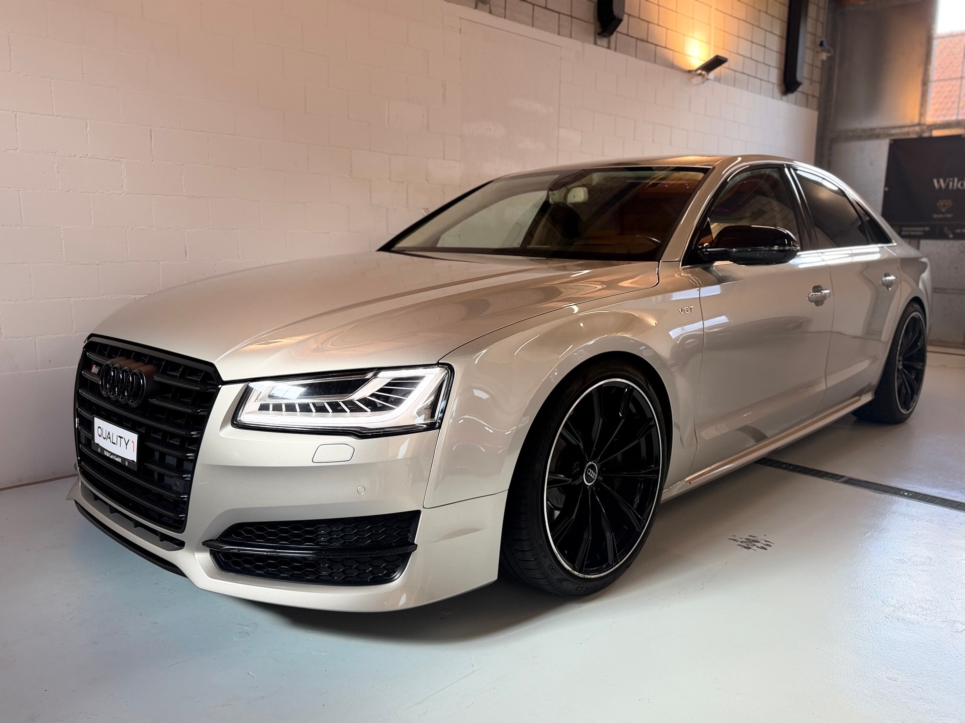 AUDI S8 4.0 TFSI V8 quattro tiptronic-image-0