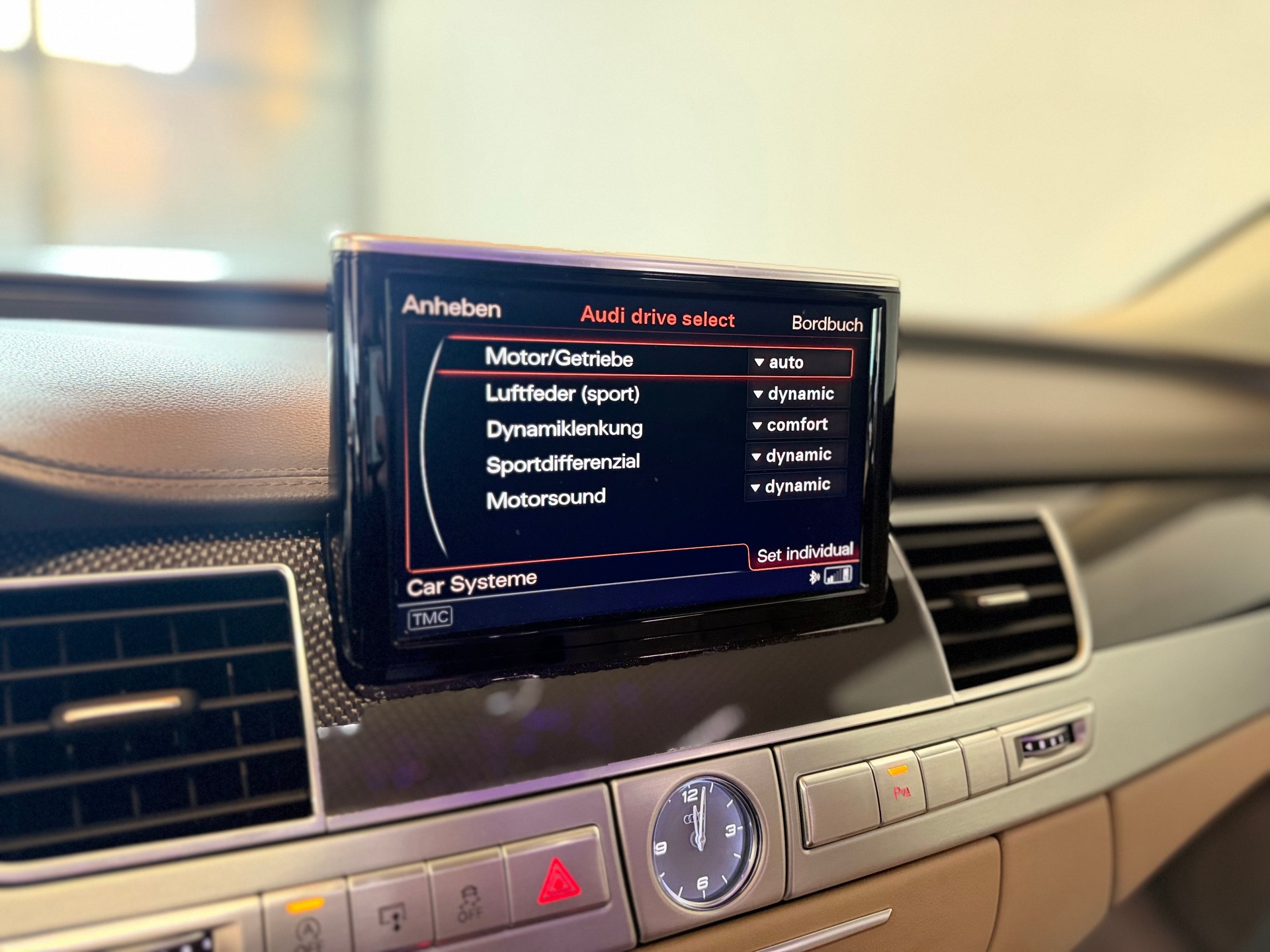 AUDI S8 4.0 TFSI V8 quattro tiptronic-image-20