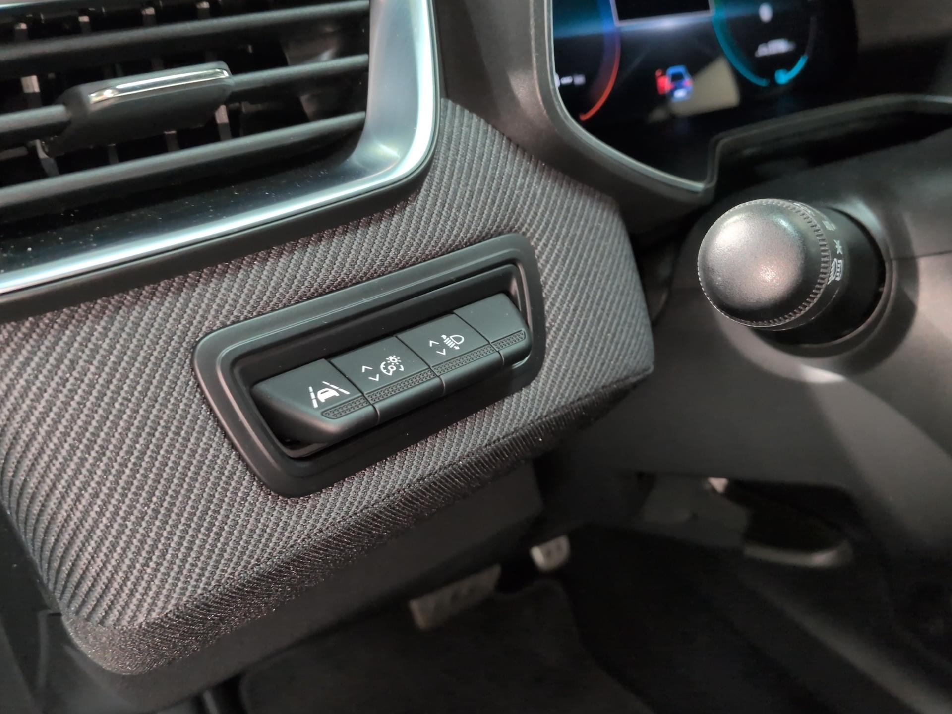 RENAULT Clio 1.6 E-Tech Esprit Alpine-image-18