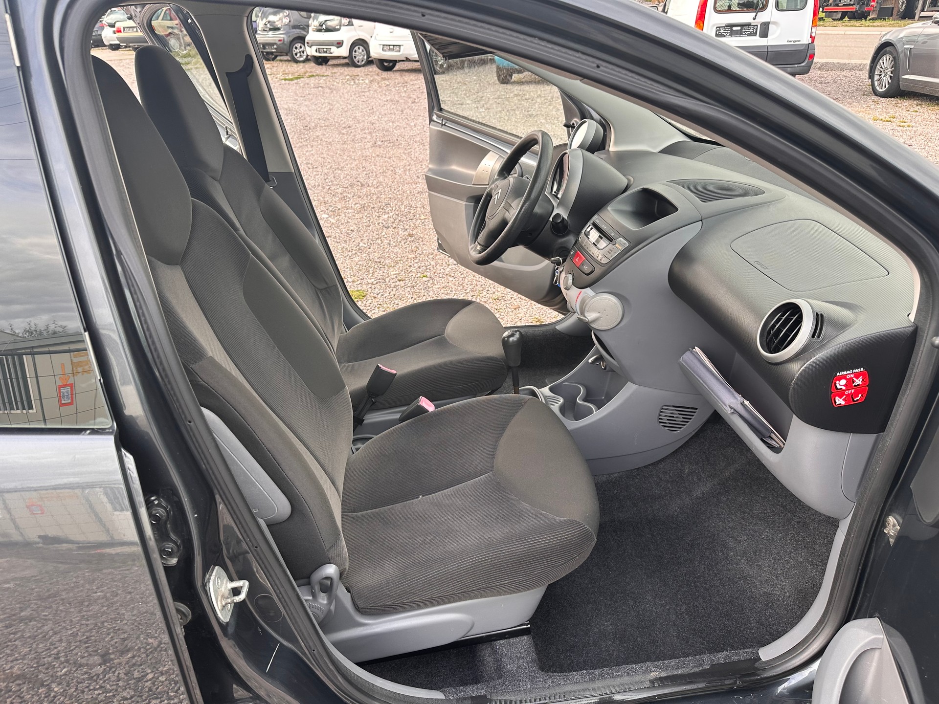 CITROEN C1 1.4 HDi SX-image-10