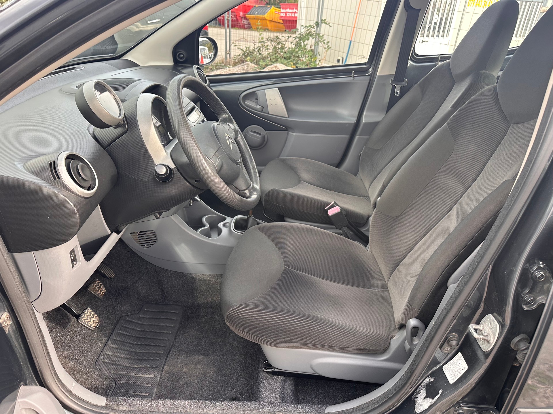 CITROEN C1 1.4 HDi SX-image-12