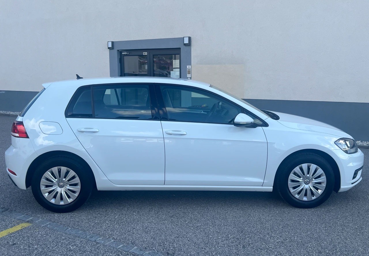 VW Golf 1.0 TSI Trendline-image-4