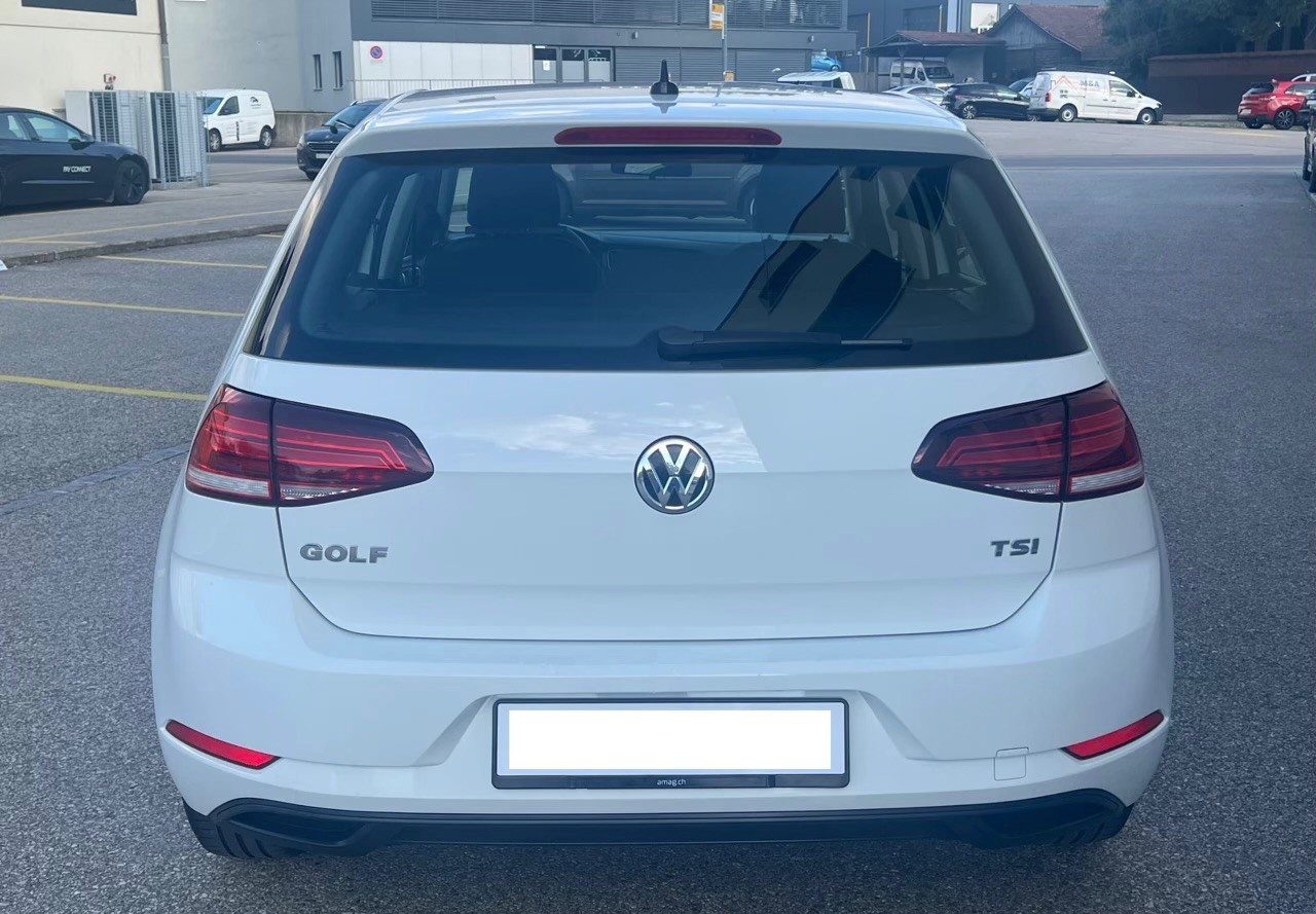 VW Golf 1.0 TSI Trendline-image-1