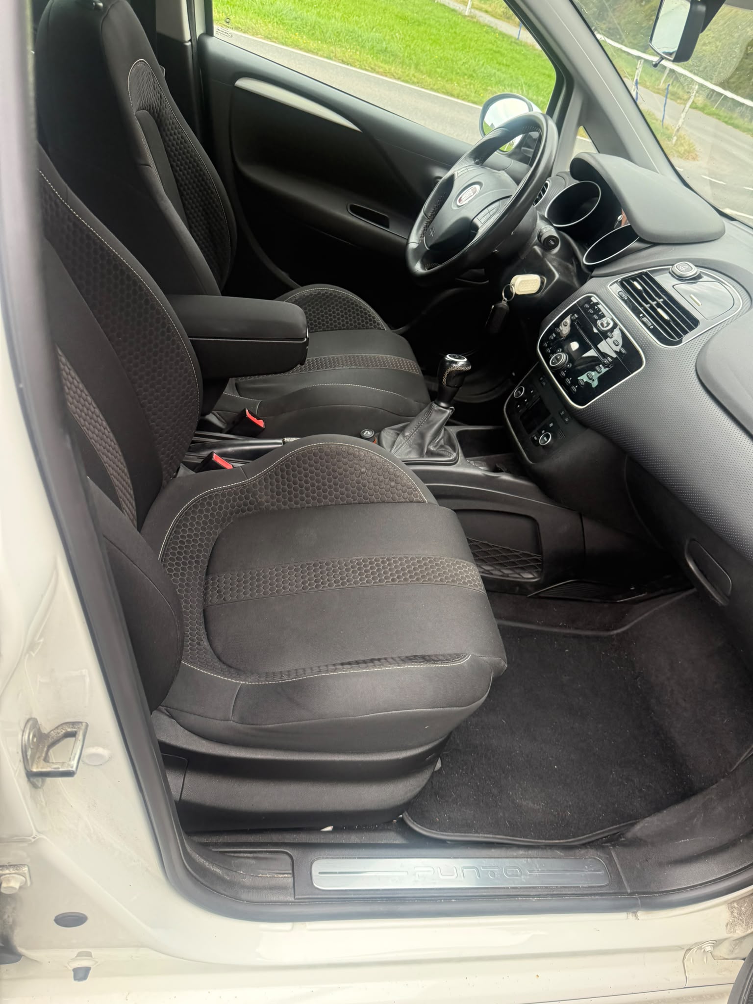 FIAT Punto Evo 1.4 16V Turbo Sport-image-4
