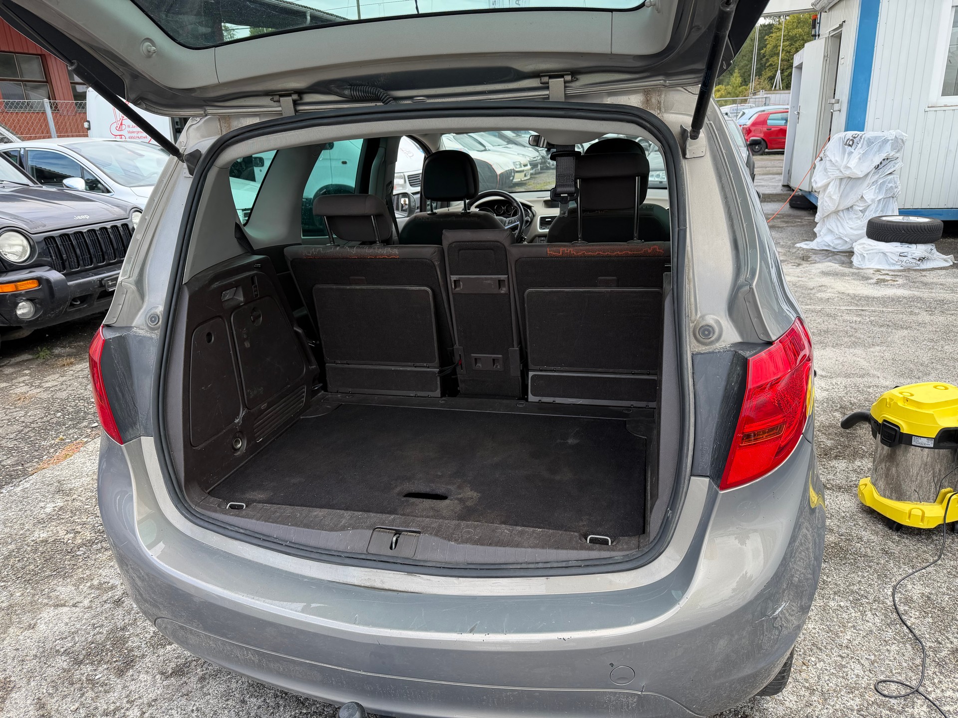 OPEL Meriva 1.7 CDTi Cosmo Automatic-image-12