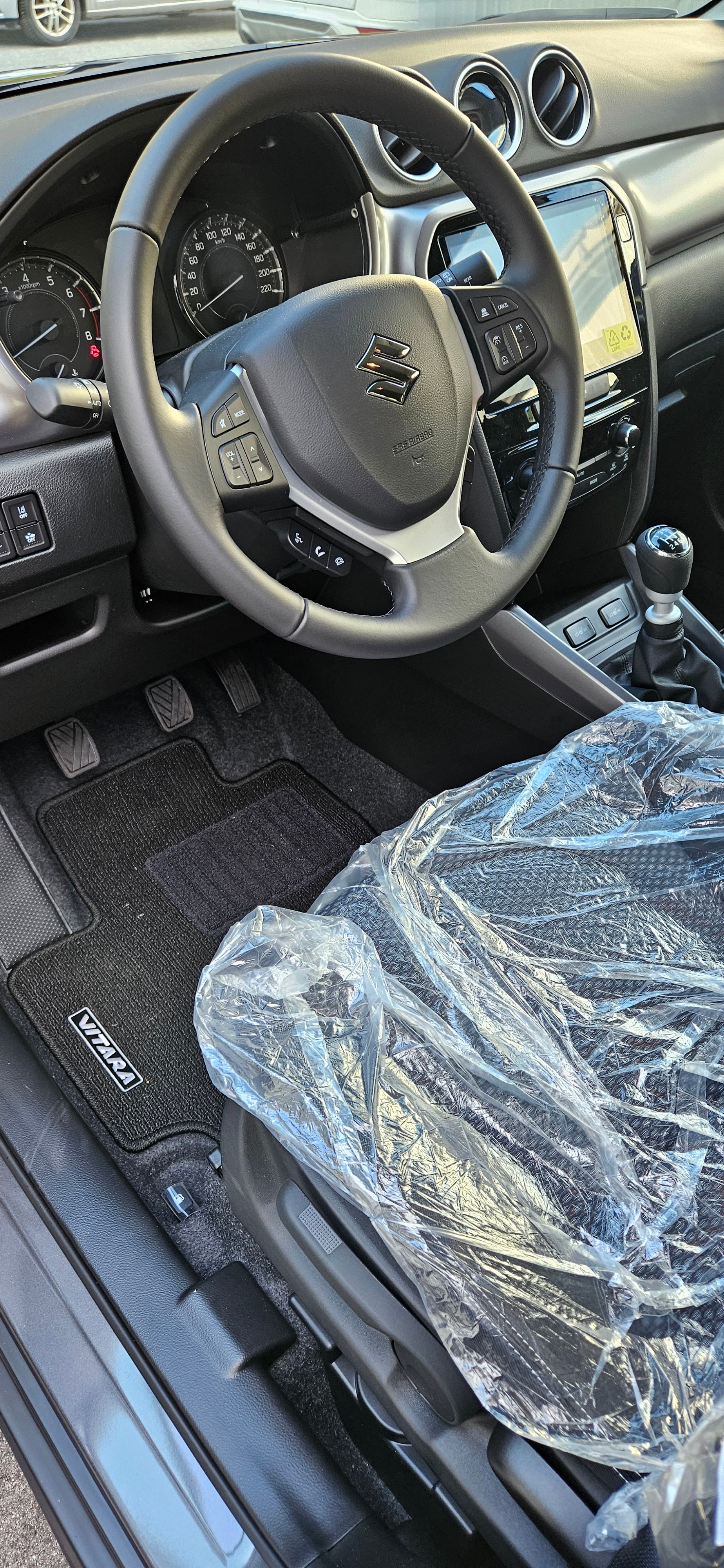 SUZUKI Vitara 1.4 Boosterjet Compact + 4x4 Hybrid-image-4