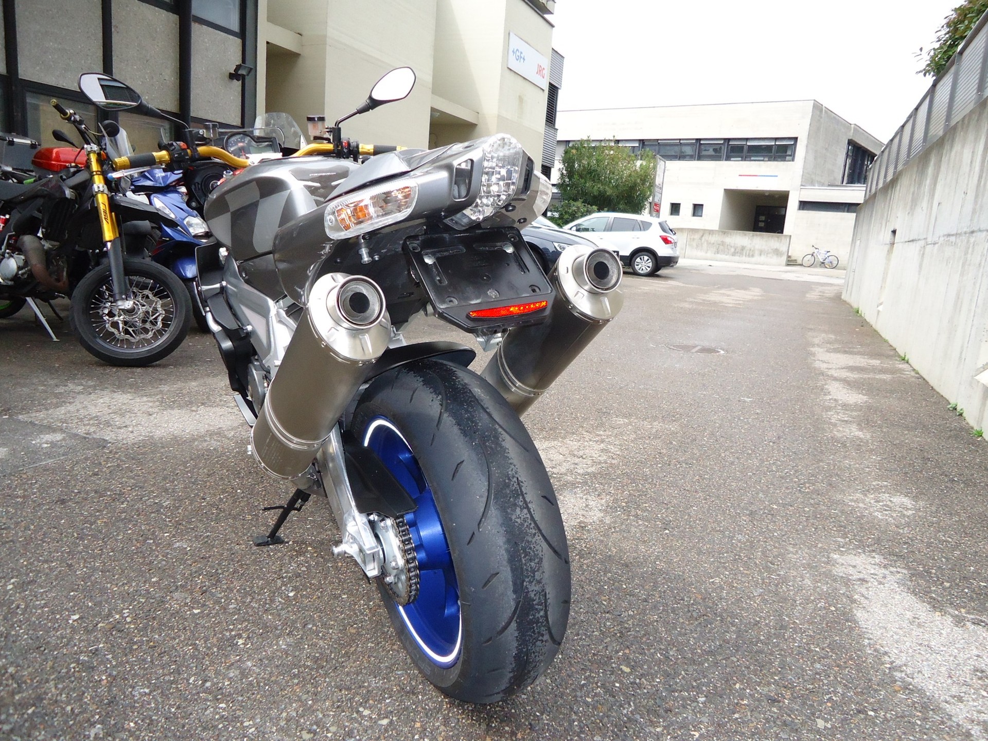 APRILIA Tuono 1000 R-showroom-element-1