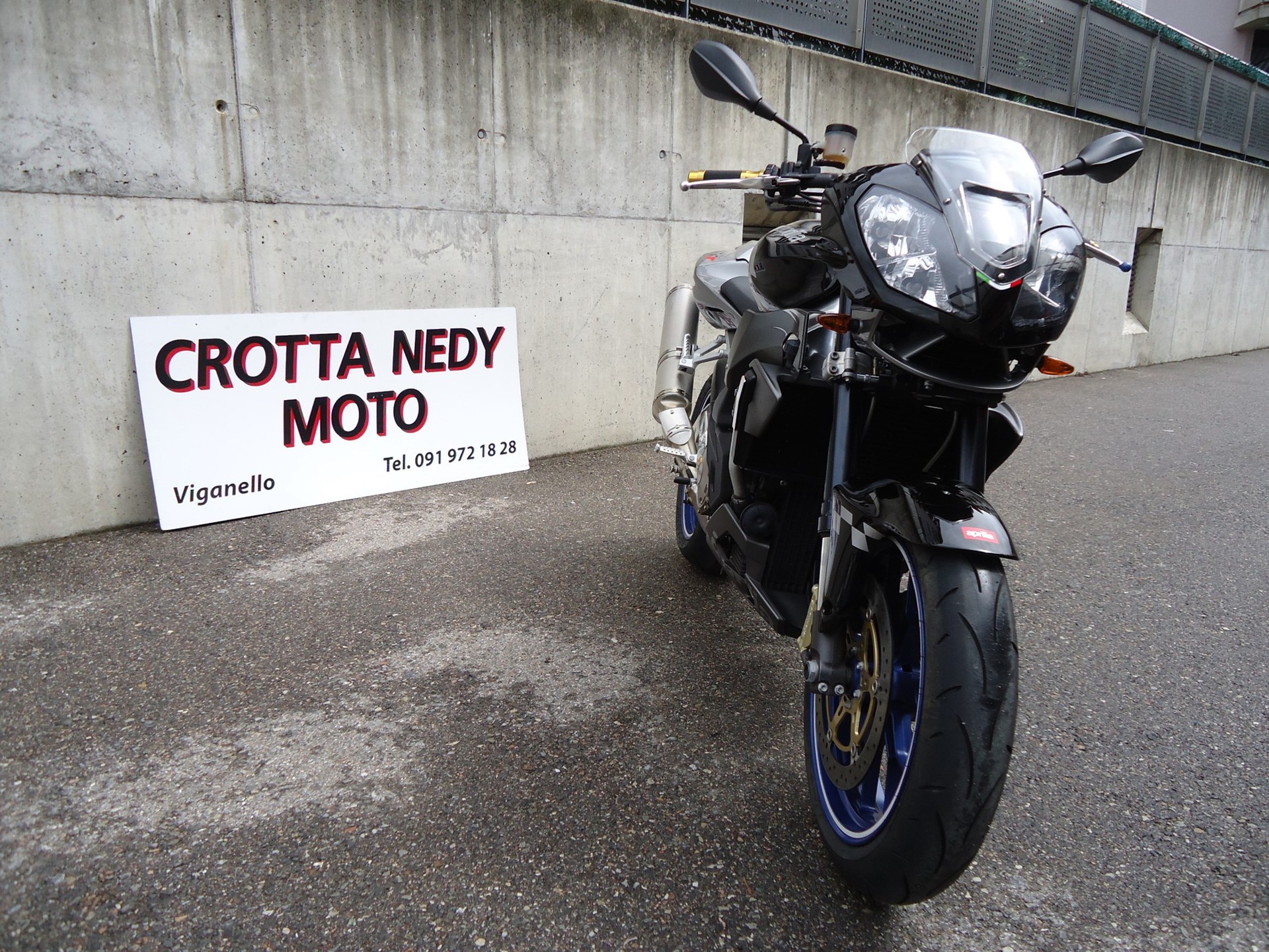 APRILIA Tuono 1000 R-showroom-element-3