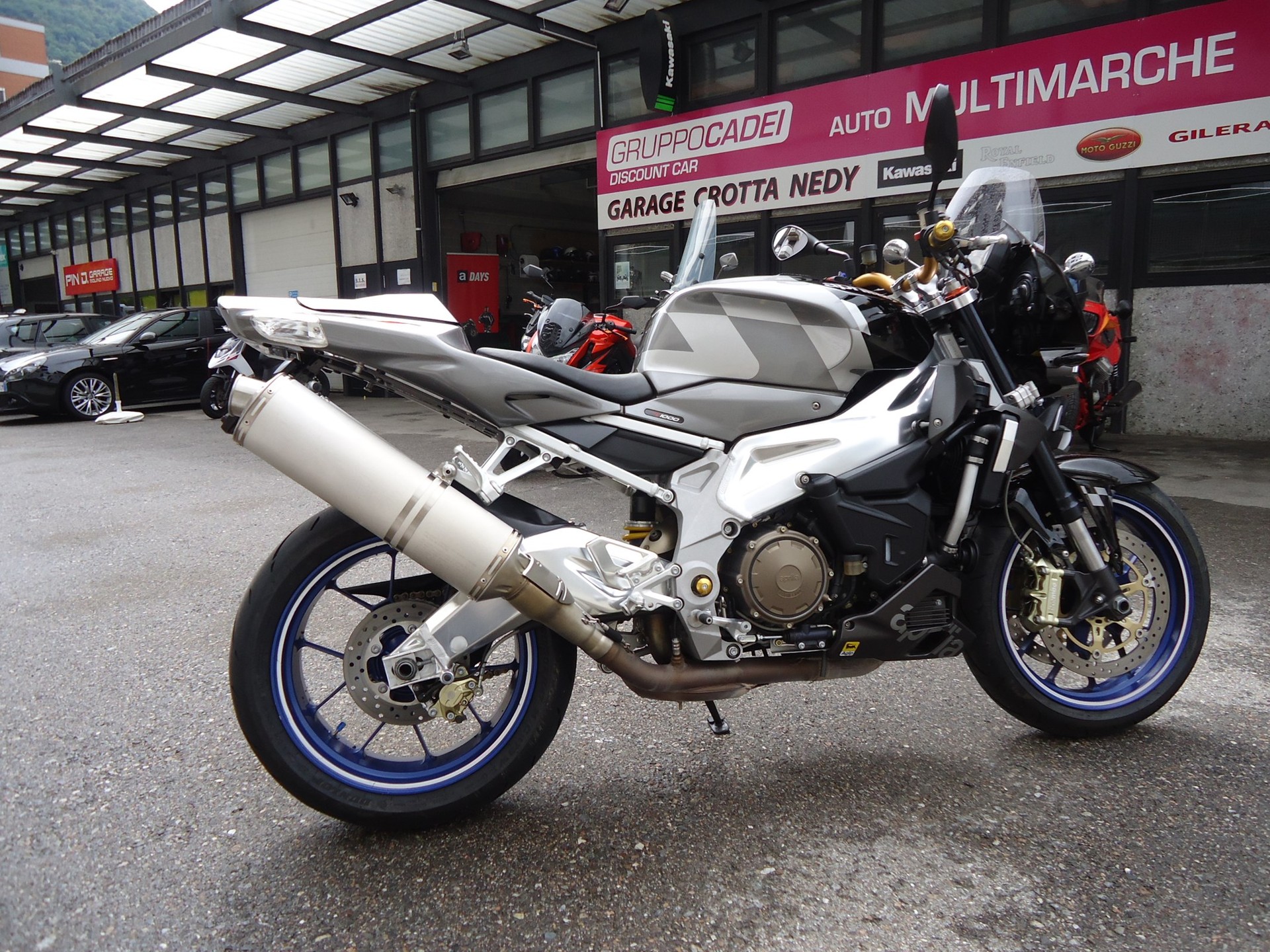 APRILIA Tuono 1000 R-image-5