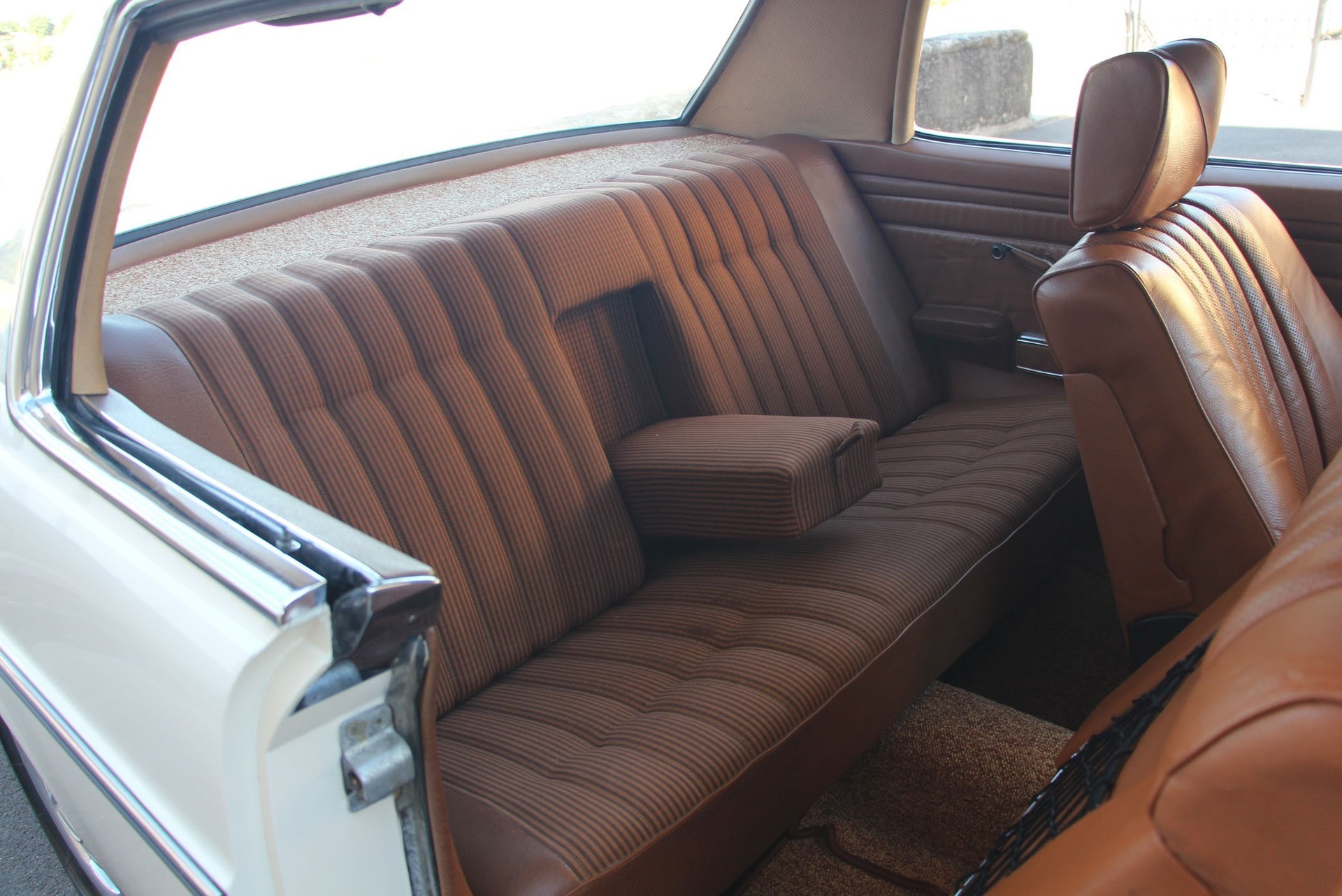 MERCEDES-BENZ 250 C – Strich 8 Coupé-image-11
